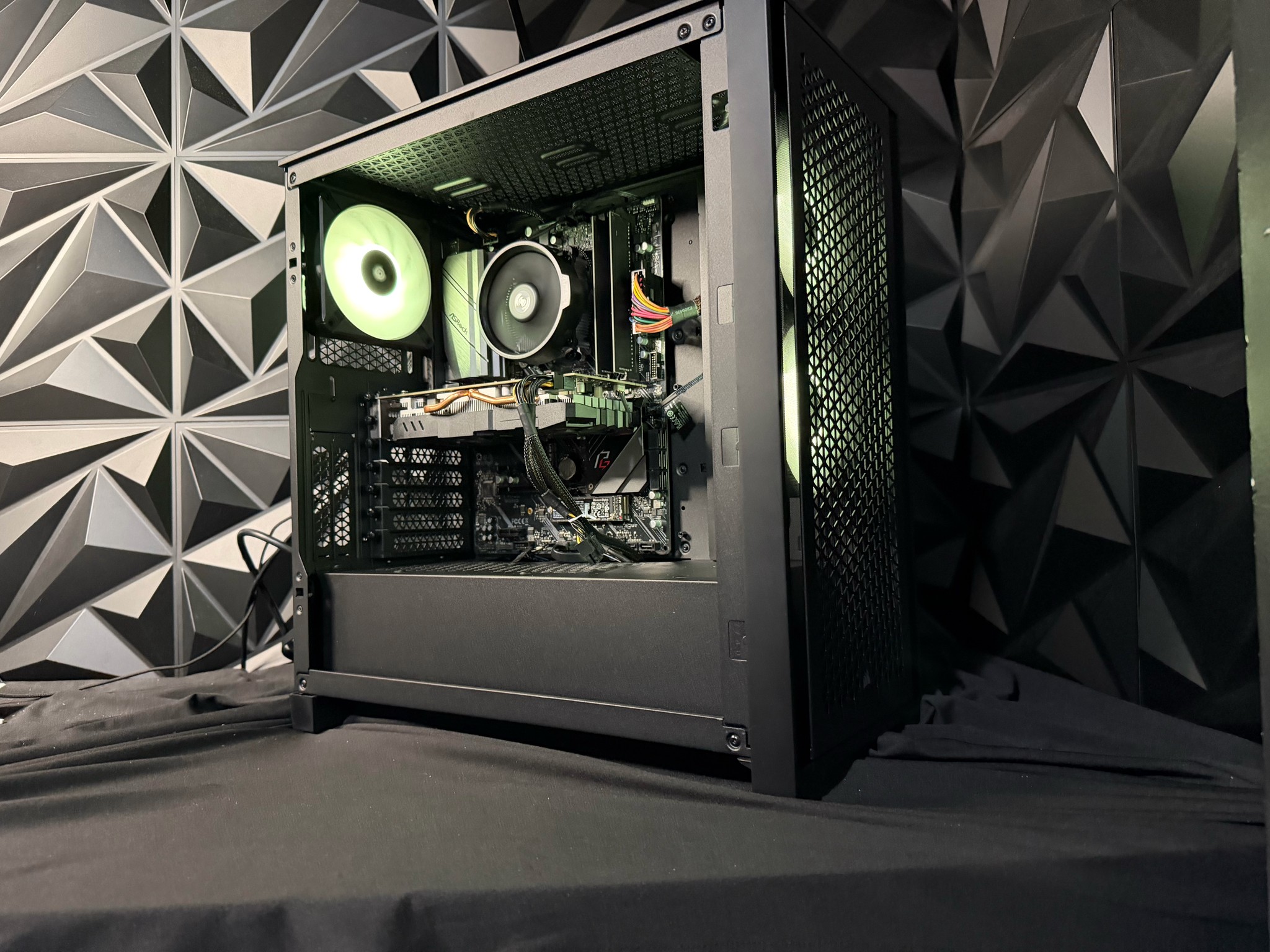 🔥 💸 Budget Baddie 💸 🔥 Ryzen5 3600| RX 580 8 GB | 16 GB DDR4|750 GB NVMe