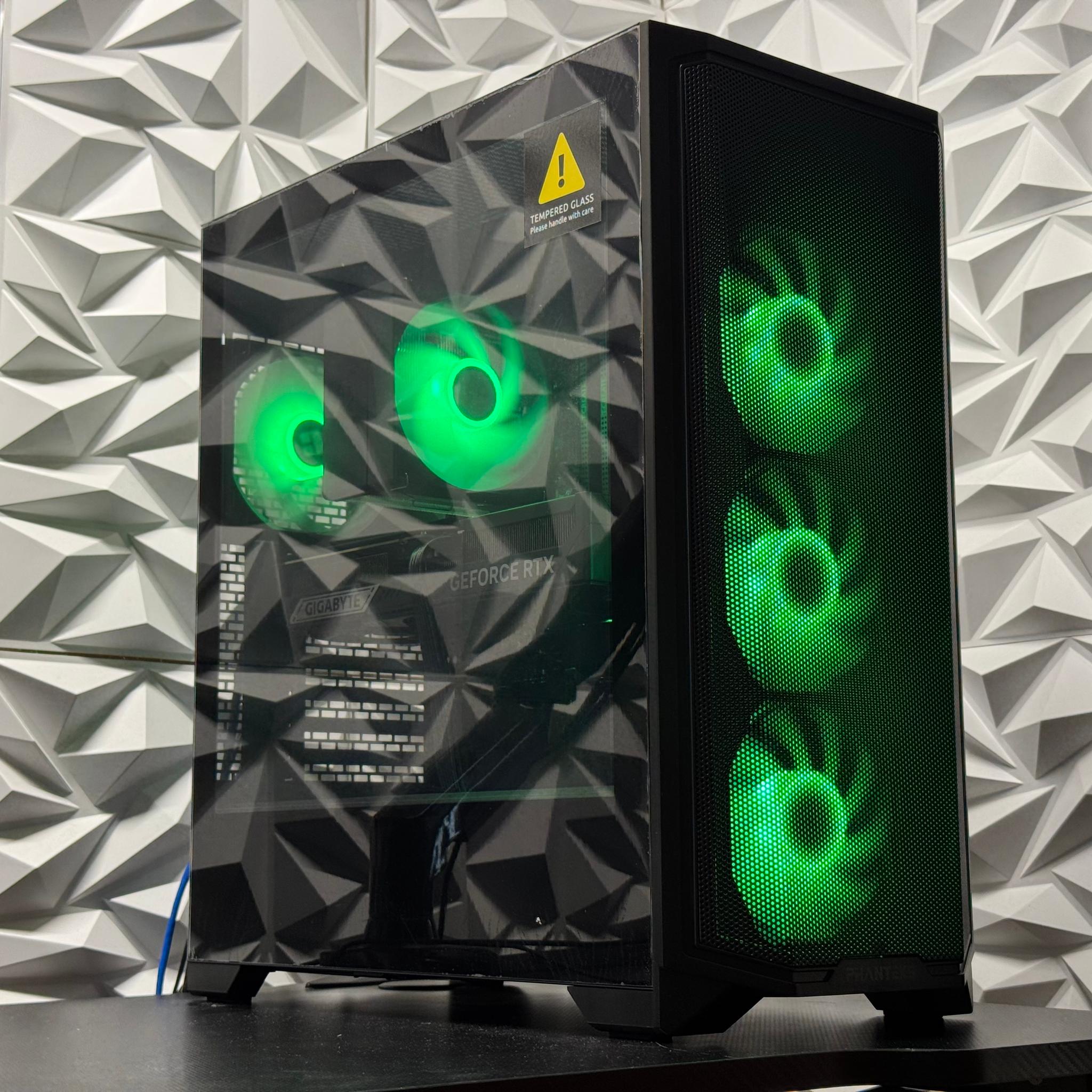 RTX 5070 Ti / Ryzen 7 7800X3D / 32GB DDR5 Ram / 1TB NVMe SSD / Gaming / Creator / Streaming