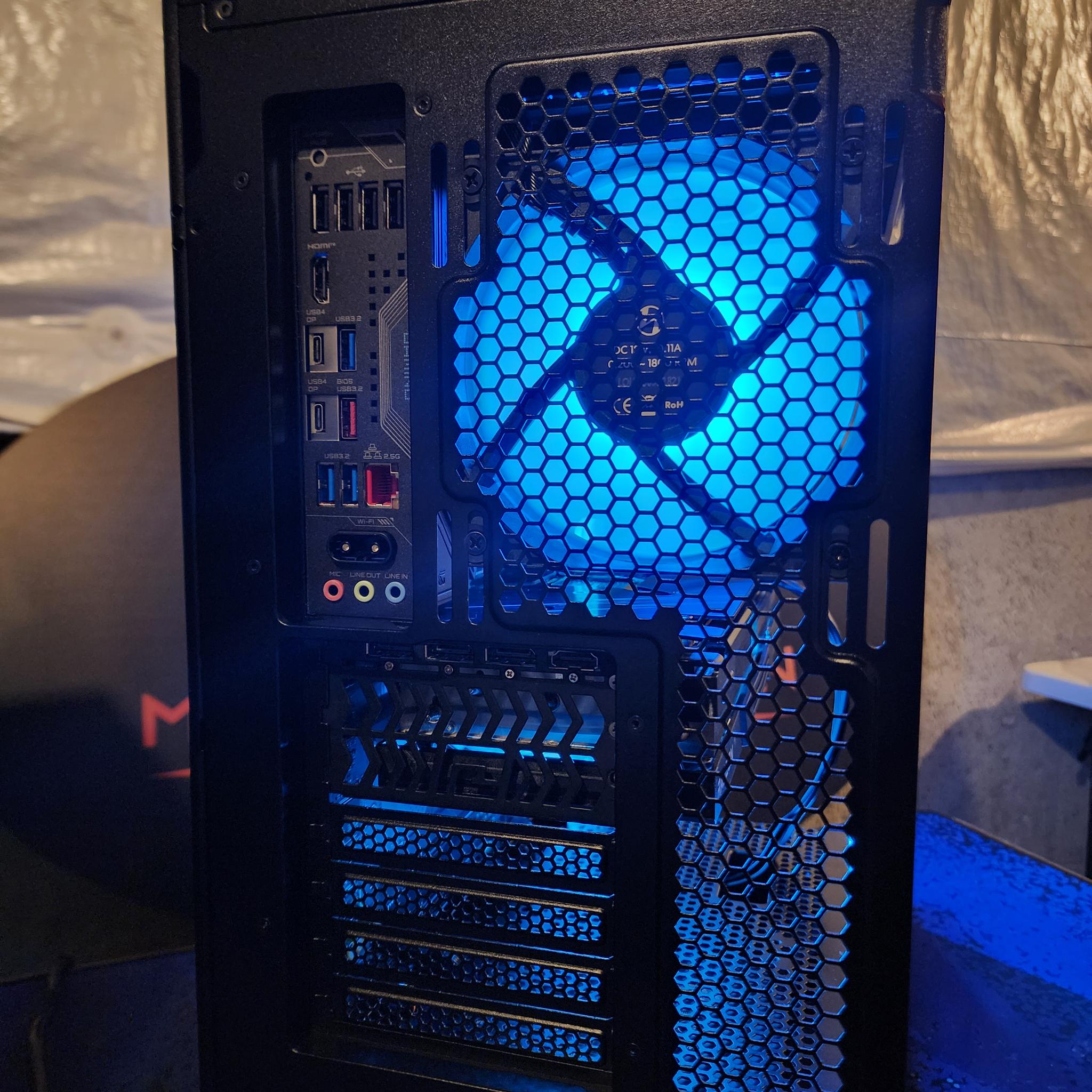 RX 7900 XTX / Ryzen 9 9900X / 32GB DDR5 RAM / 2TB NVMe SSD | Jawa