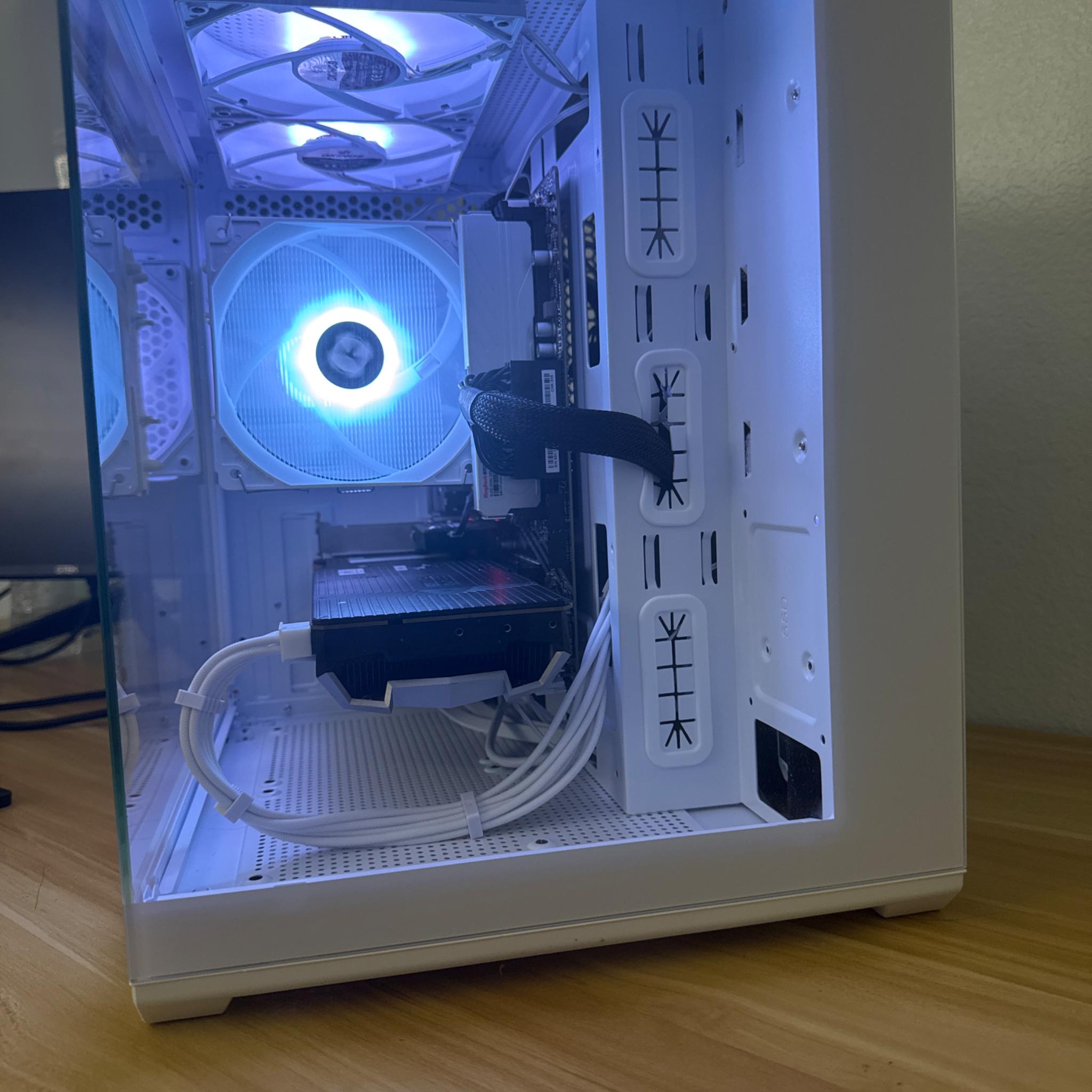 ⚪️White Pure Performance Monster⚪️|GTX 1080|Ryzen 5 3500X|16 GB RAM|1 TB SSD|WIFI+ Windows 11|