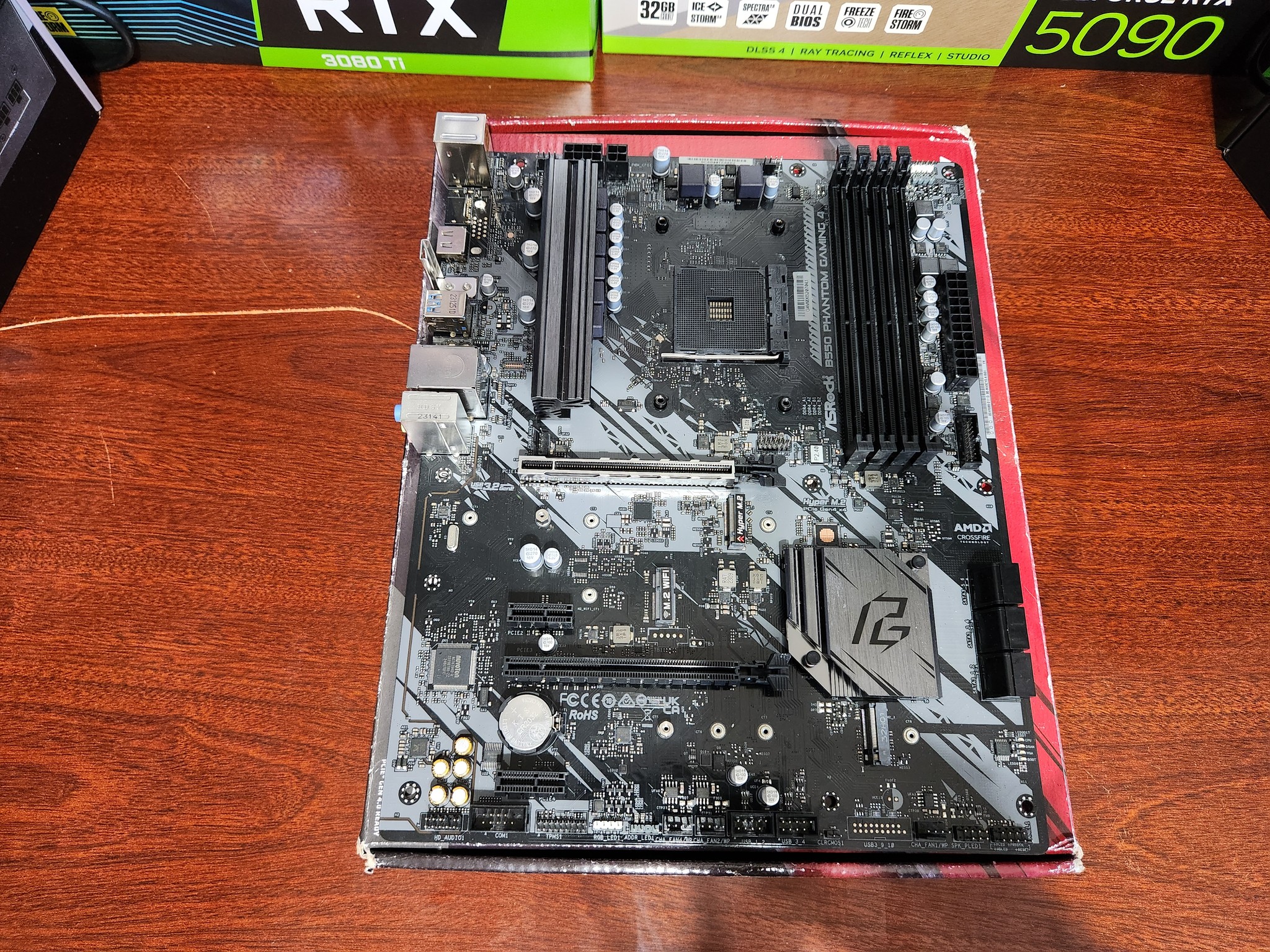 *FOR PARTS* ASRock B550 Phantom Gaming 4/ac AM4 AMD B550 SATA 6Gb/s ATX AMD Motherboard