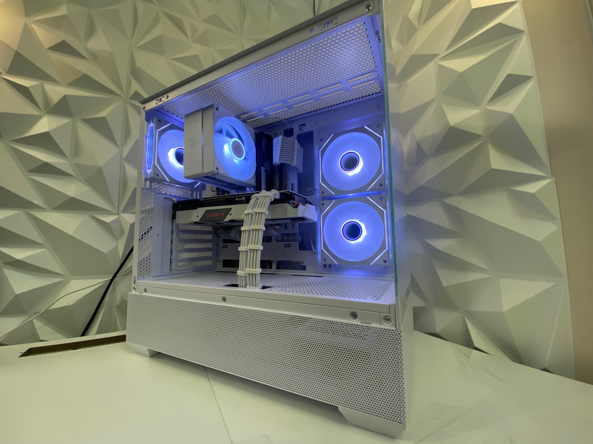 🎅🎅 White Elite Build – Ryzen 7 2700X + RTX 2070 Super 8GB | 1080p/1440p High FPS Ready