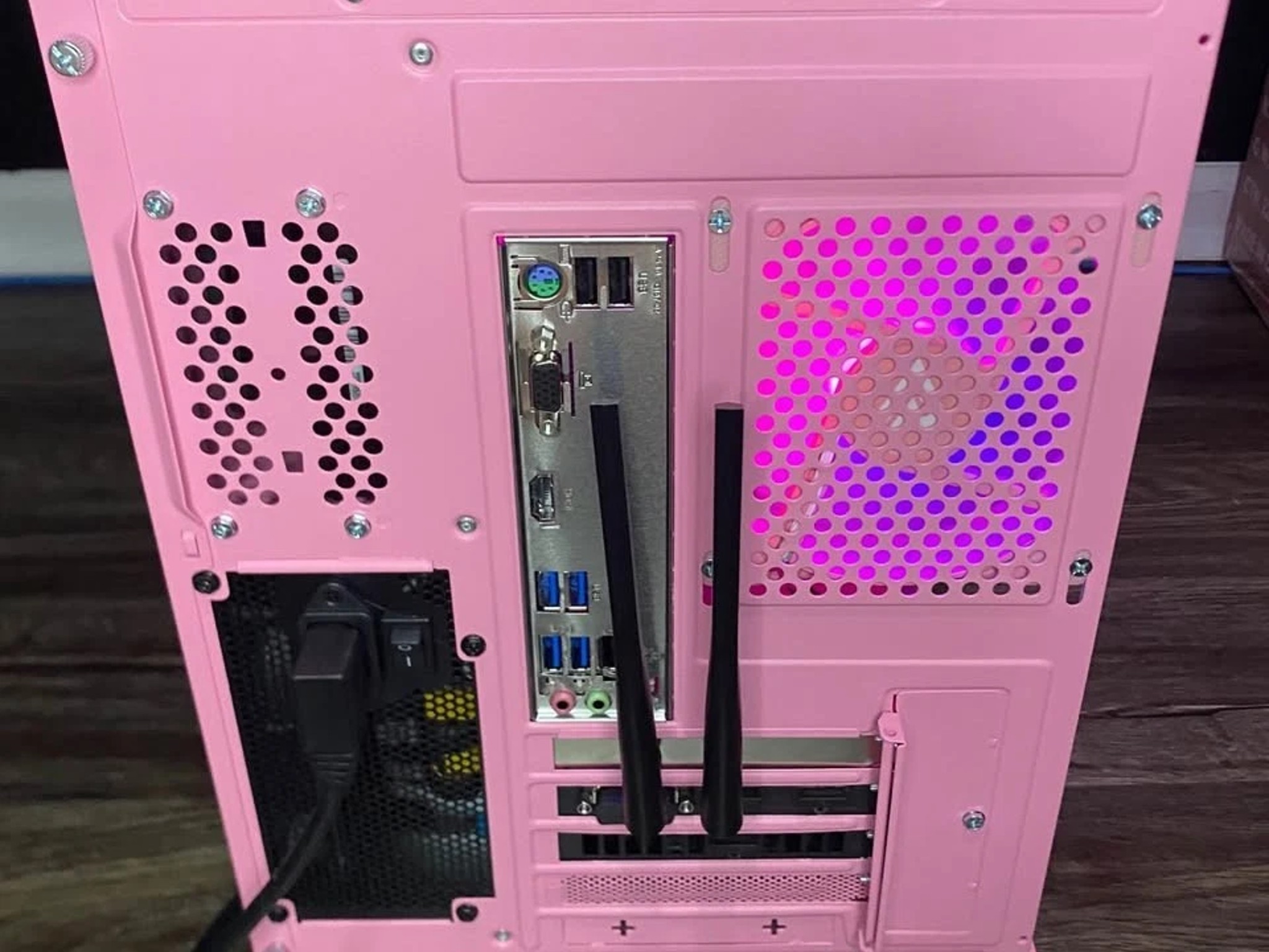 Pink Gaming PC (RTX 2060 6GB + AMD Ryzen 5 3600 + 16GB DDR4 + HDD + SSD)