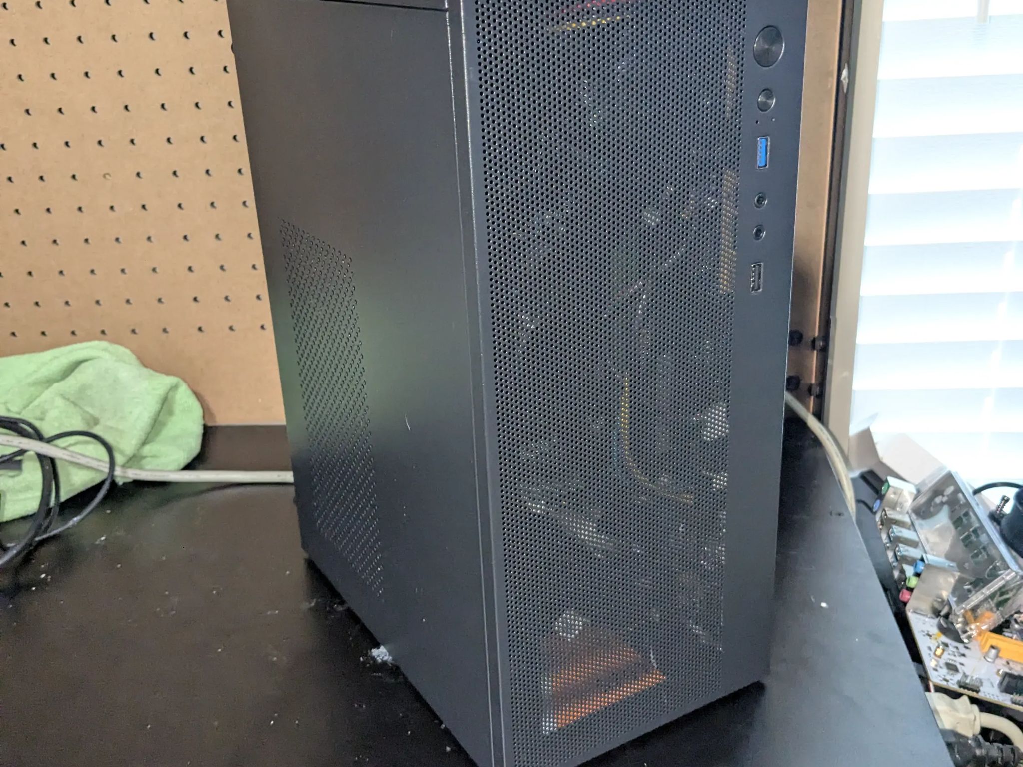 Scratch and Dent | Minimalist Windows 11 | i5-6500, 16GB RAM, 512GB SSD, RX550 4GB, Win11, WiFi