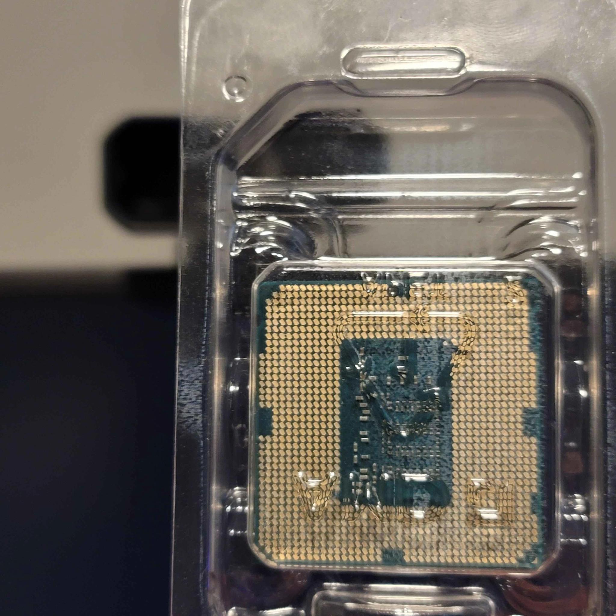 Intel Core i7 i7-4790K Quad-core (4 Core) 4 GHz Processor - Works Used just in clam shell.