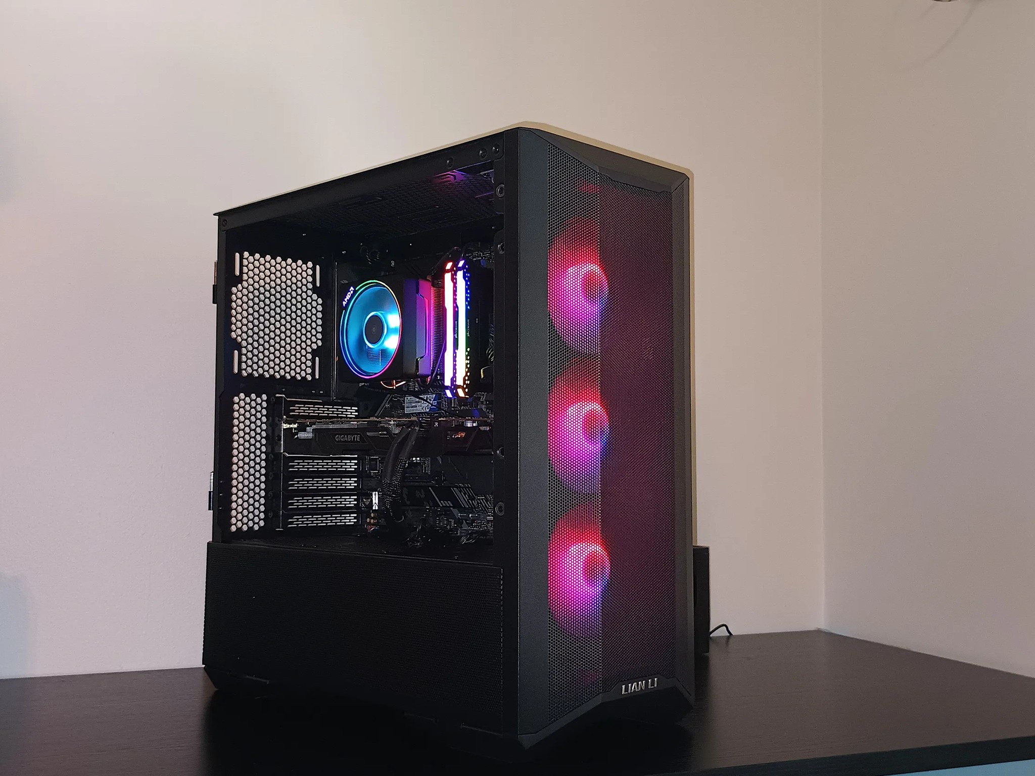 Summer Sale! Beginner's Dream Gaming PC! | R7 3700X | GTX 1070 8G | 16GB DDR4 RAM |