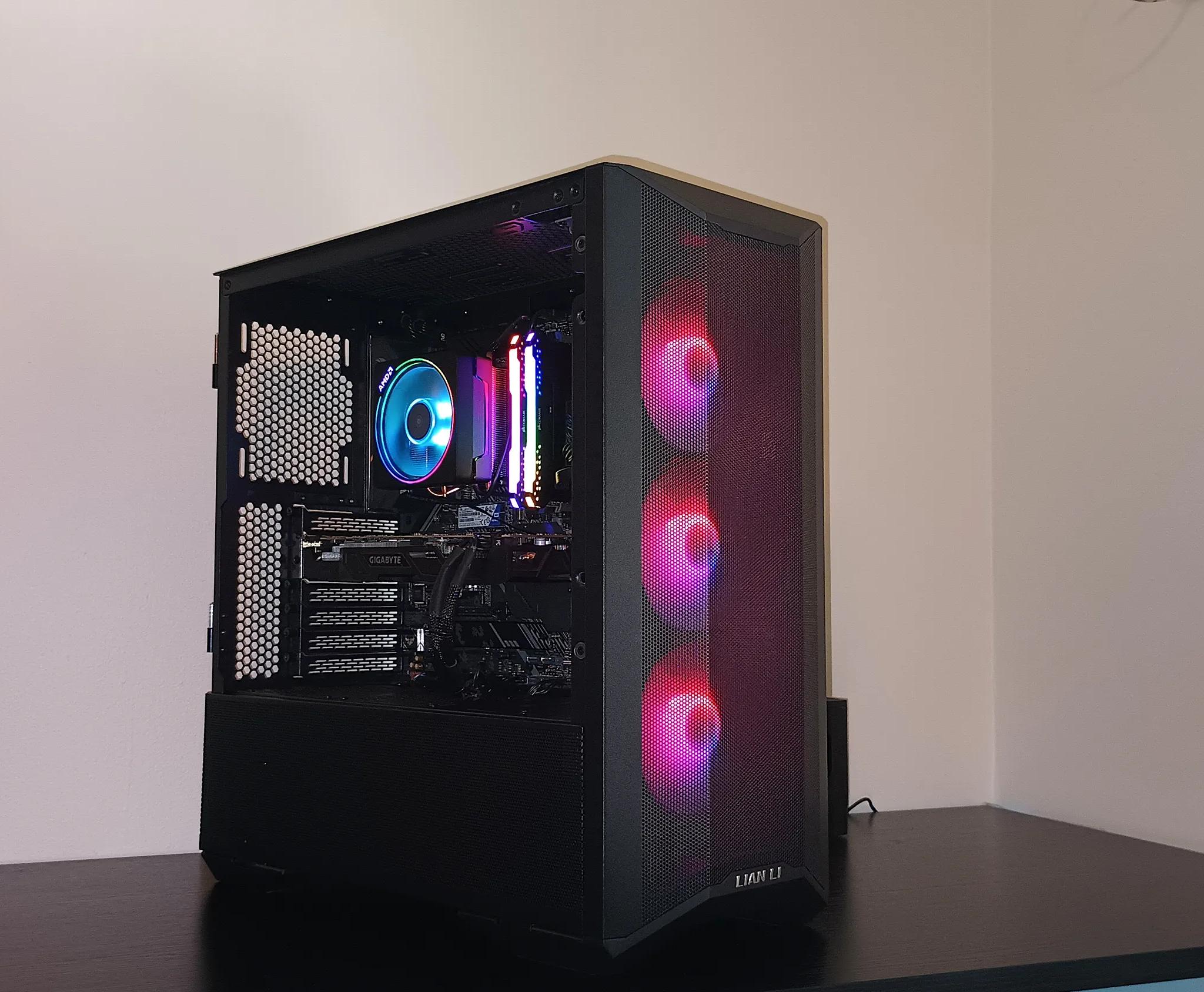 Summer Sale! Beginner's Dream Gaming PC! | R7 3700X | GTX 1070 8G | 16GB DDR4 RAM |