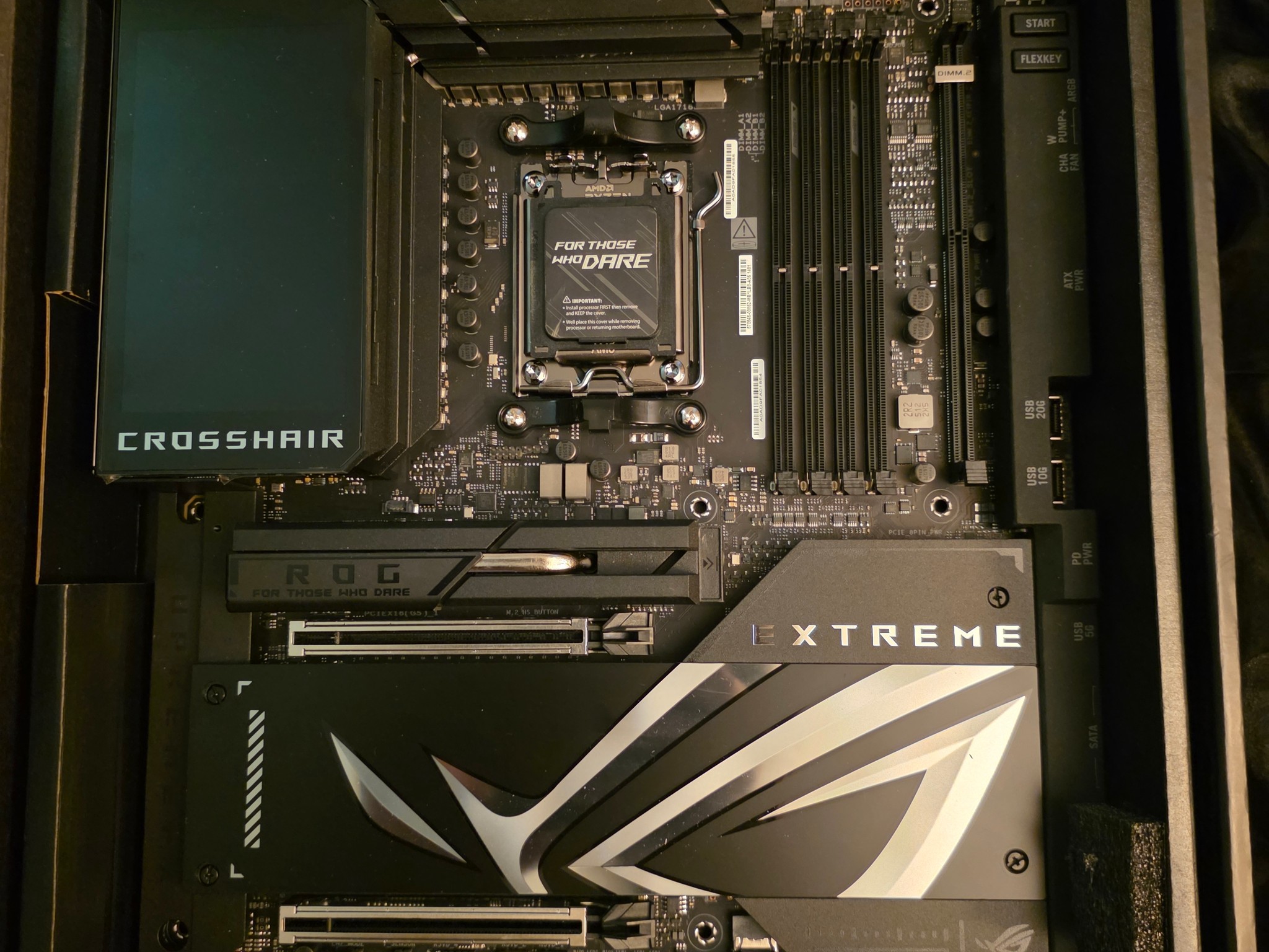 ROG CROSSHAIR X870E EXTREME + 9850X3D + 32 GB RAM 640 + 1TB NMVE