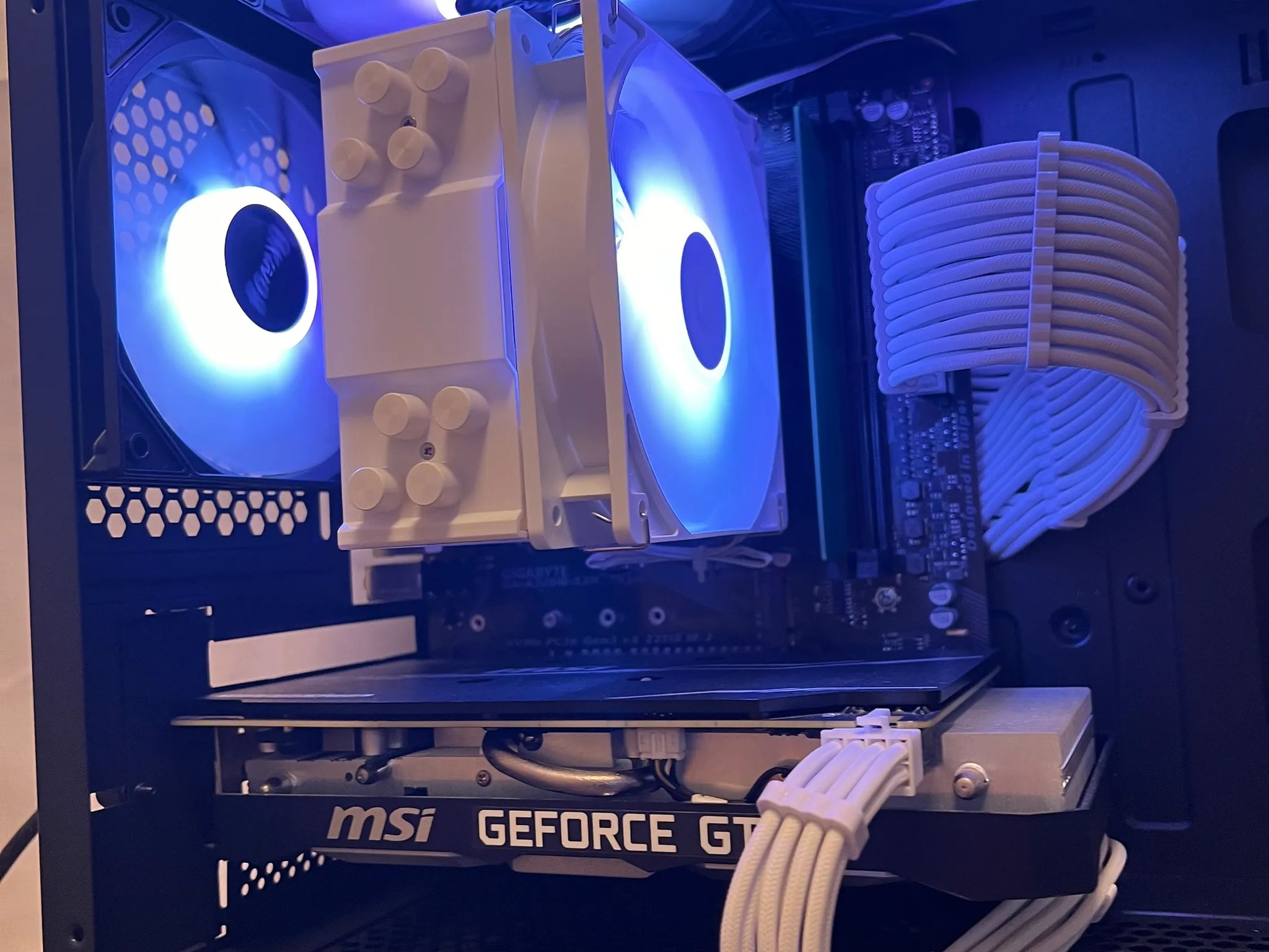 🌿❄️PepperMint🌿❄️ | GTX 1660 Super | Ryzen 3 2200G | 24GB RAM | 2.5TB Storage