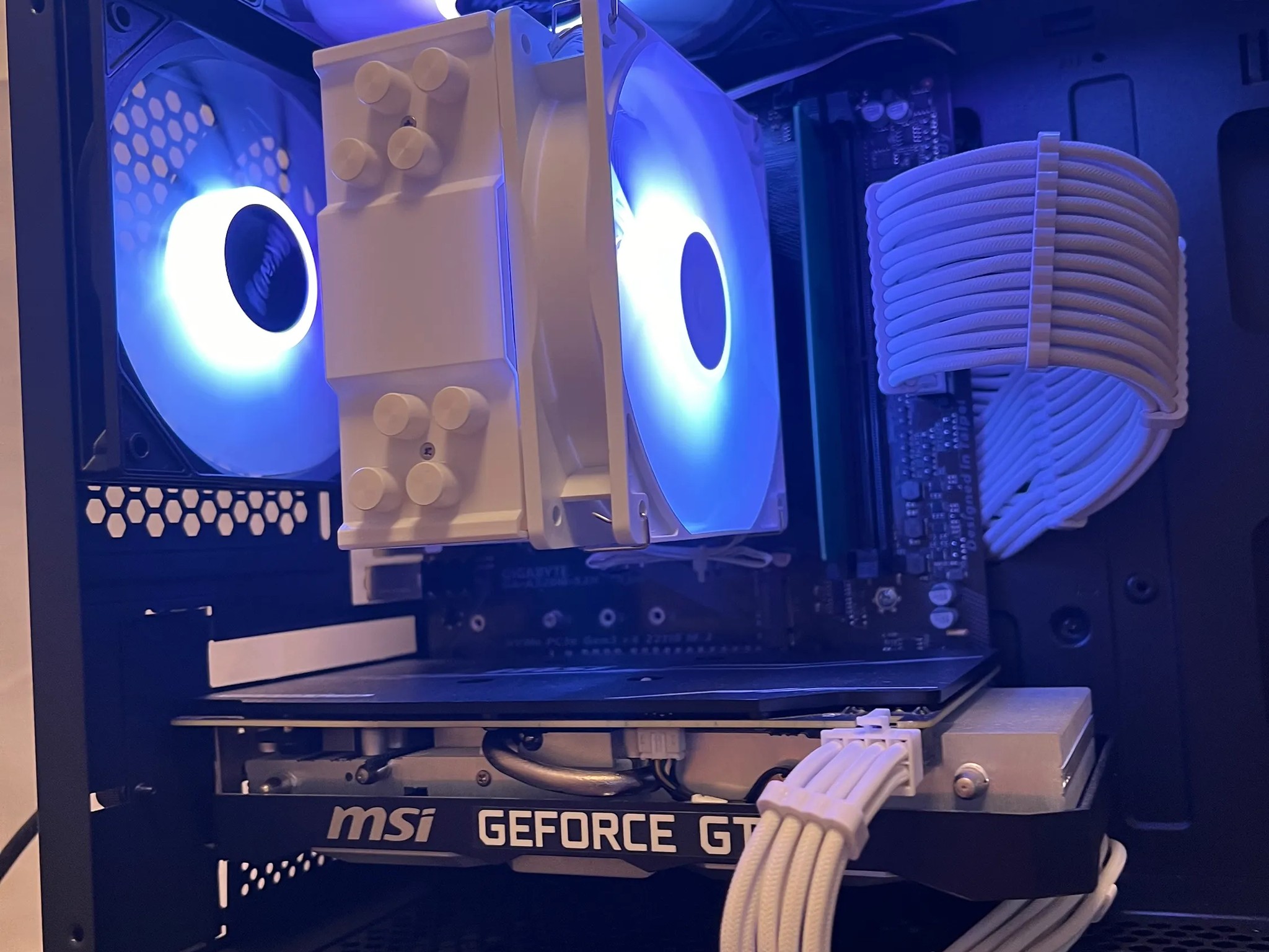 🌿❄️PepperMint🌿❄️ | GTX 1660 Super | Ryzen 3 2200G | 24GB RAM | 2.5TB Storage