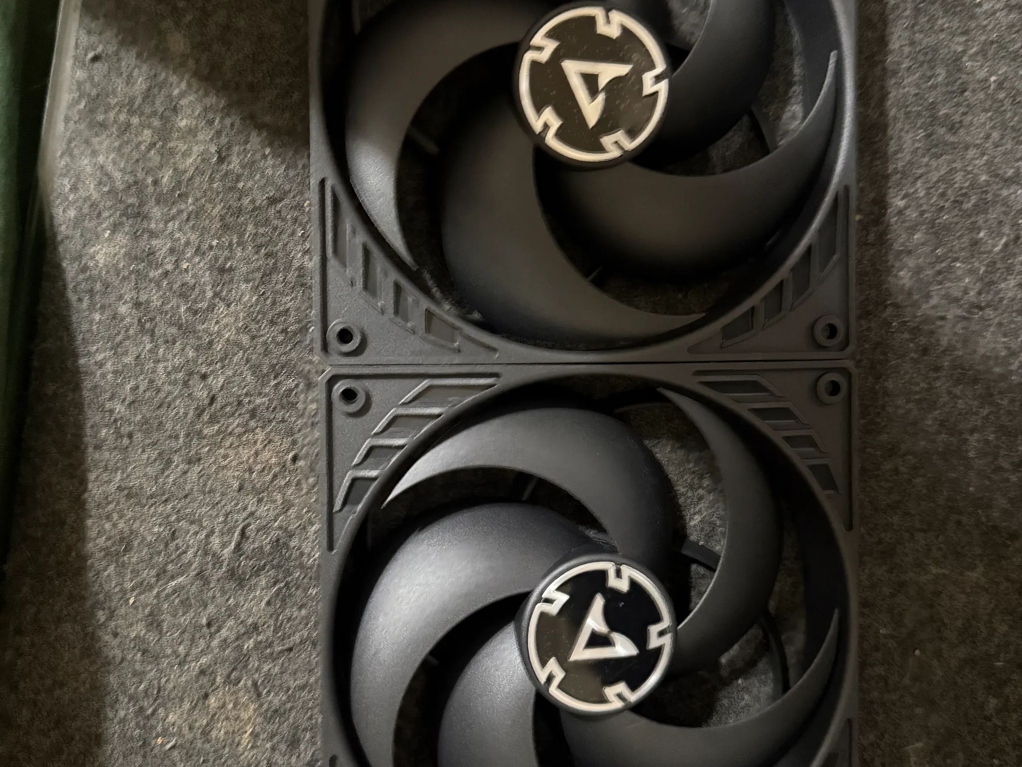 ARCTIC P14 PWM PST (2 Pack) - 140 mm Case Fan - Black