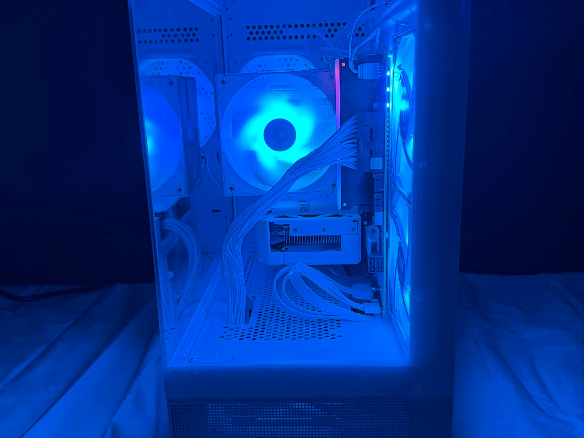Brand New Custom Gaming PC | RX 9060 XT 16GB | Ryzen 5 9600X | 32 GB DDR5 RAM | 2TB NVMe SSD Gen 5