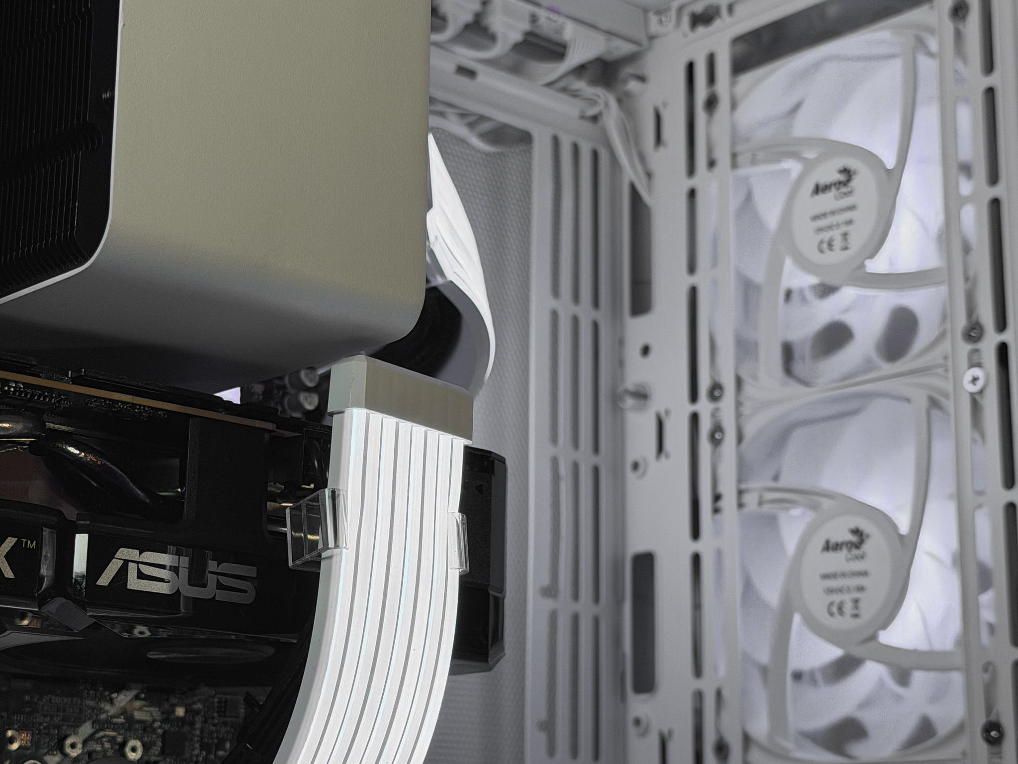 ⚪White Panda|RTX 5060 i5 12600kf⚪