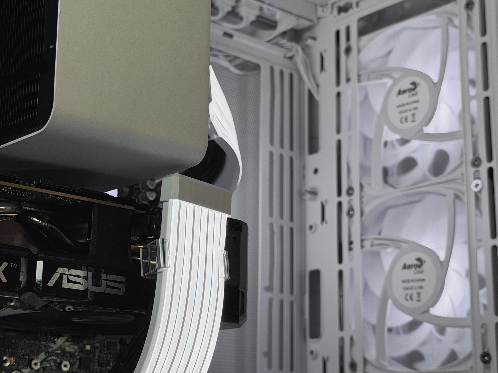 ⚪White Panda|RTX 5060 i5 12600kf⚪