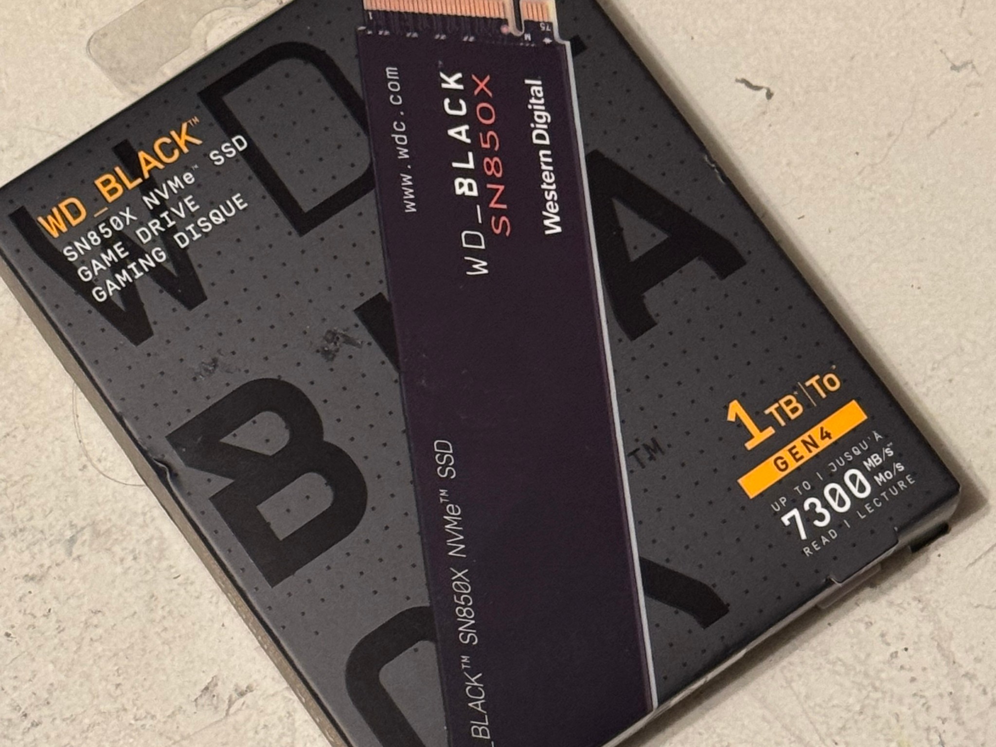 Western Digital WD_Black SN850X 1 TB M.2-2280 PCIe 4.0 X4 NVME Solid State Drive