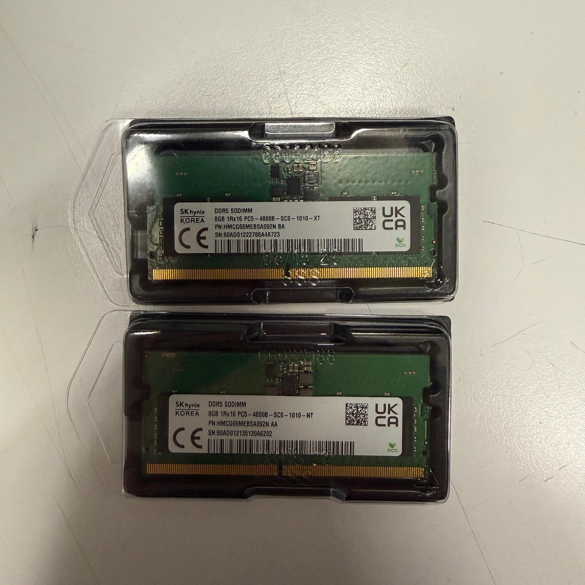 SK hynix 16GB (2x8GB) DDR5 SO-DIMM PC5-4800B ECC Reg HMCG66MEBSA092N