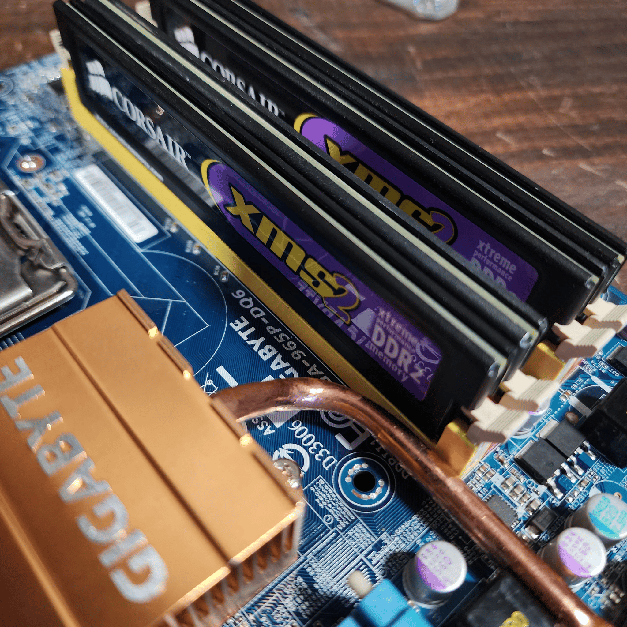 Gigabyte GA-965P-DQ6 // Intel Core 2 Quad Q9650 // Corsair XMS2 4x2GB 8GB 800MHz