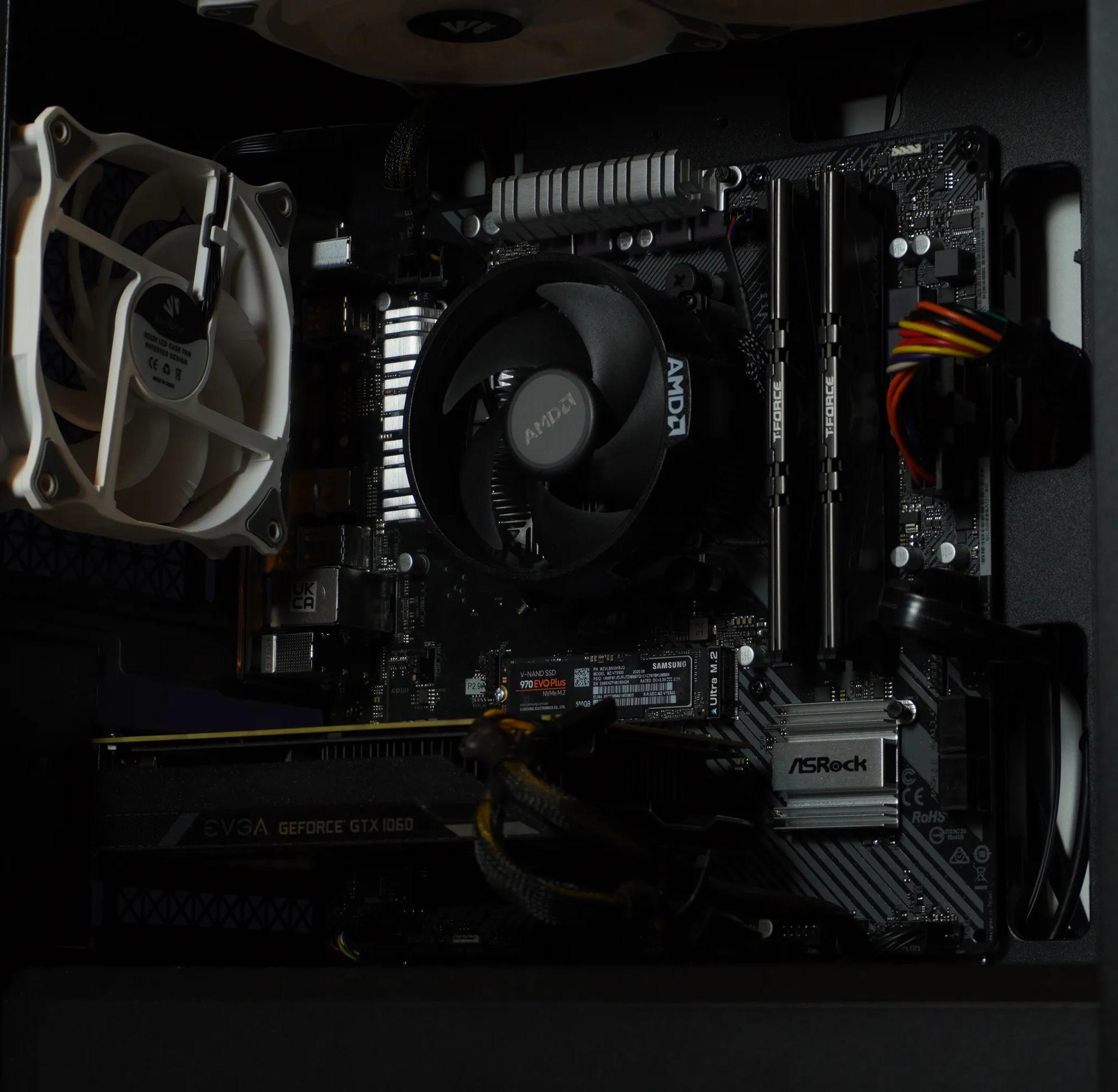 GTX 1060 | Ryzen 5 1600 | 16GB 3000MHz | 500GB NVMe
