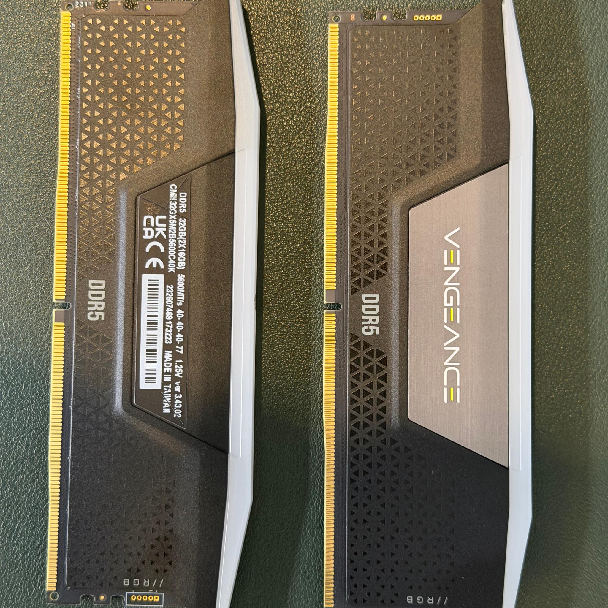 Corsair Vengeance RGB 32GB (2x16GB) DDR5-5600 CL40 (CMH32GX5M2B5600C40K)