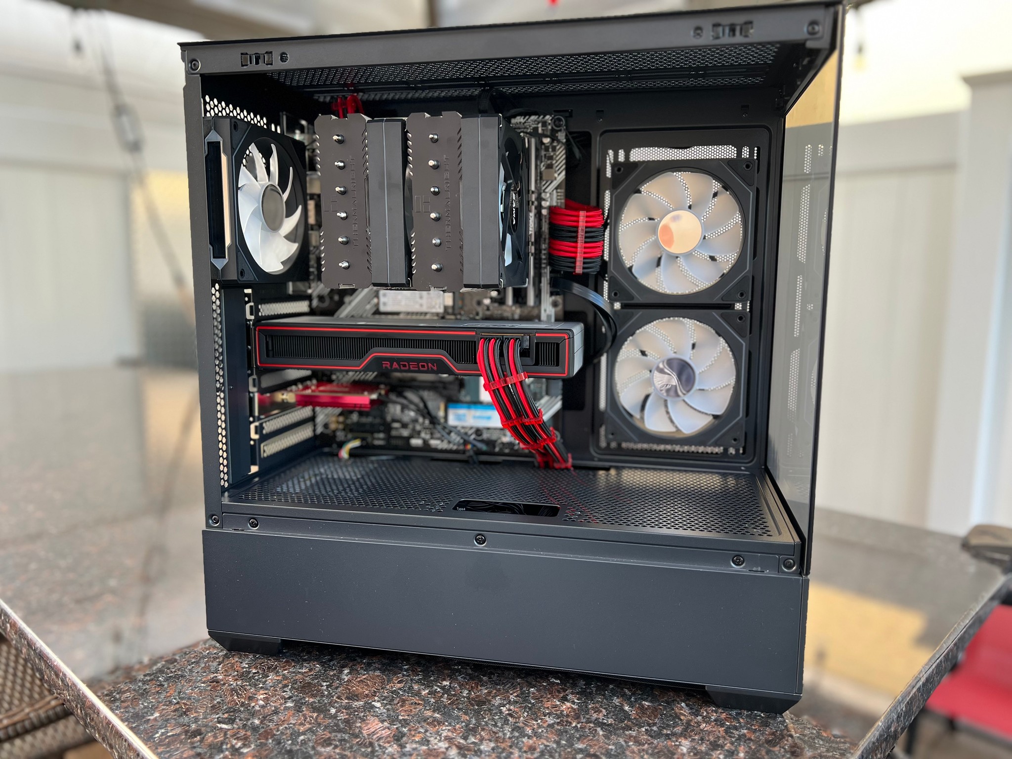 Team Red all AMD Ryzen 5 5600x/32 GB DDR4/RX 6700xt/1.25 TB SSD NVME/ARGB