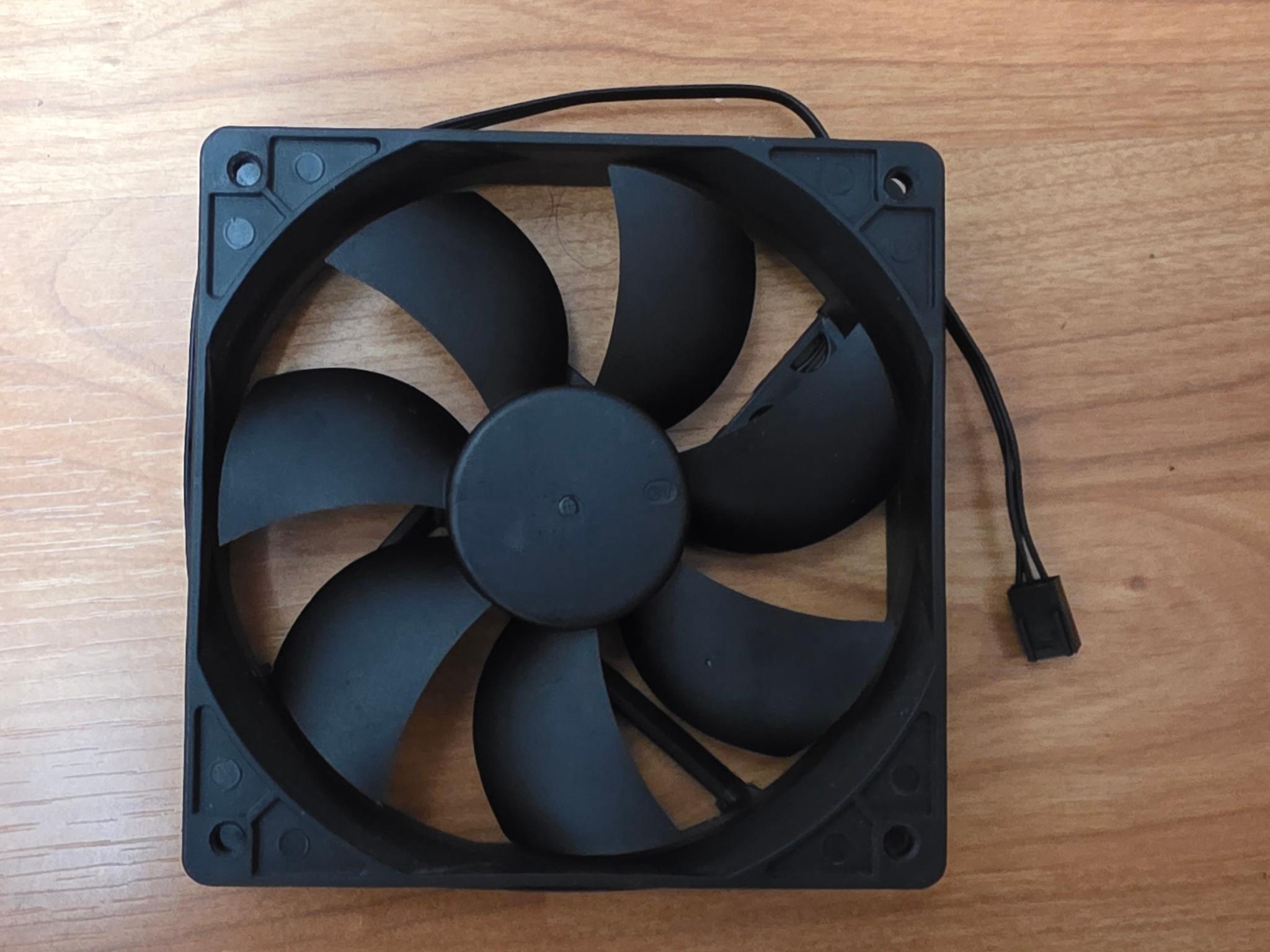 Corsair 120mm DC Brushless Case Cooling Fan 3-Pin 12V 0.38A A1225M12S