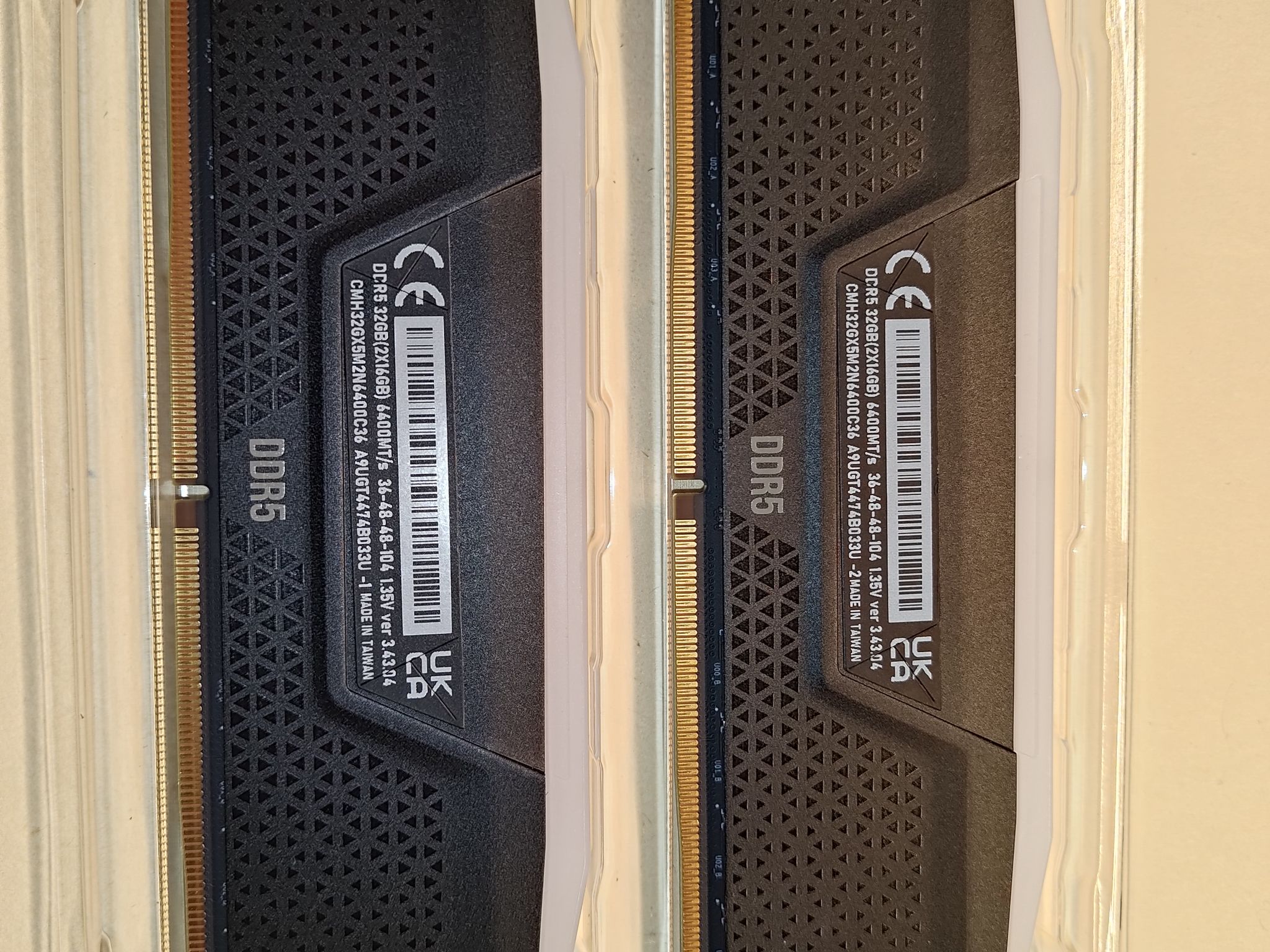 CORSAIR Vengeance RGB 32GB (2 x 16GB) 288-Pin PC RAM DDR5 6400