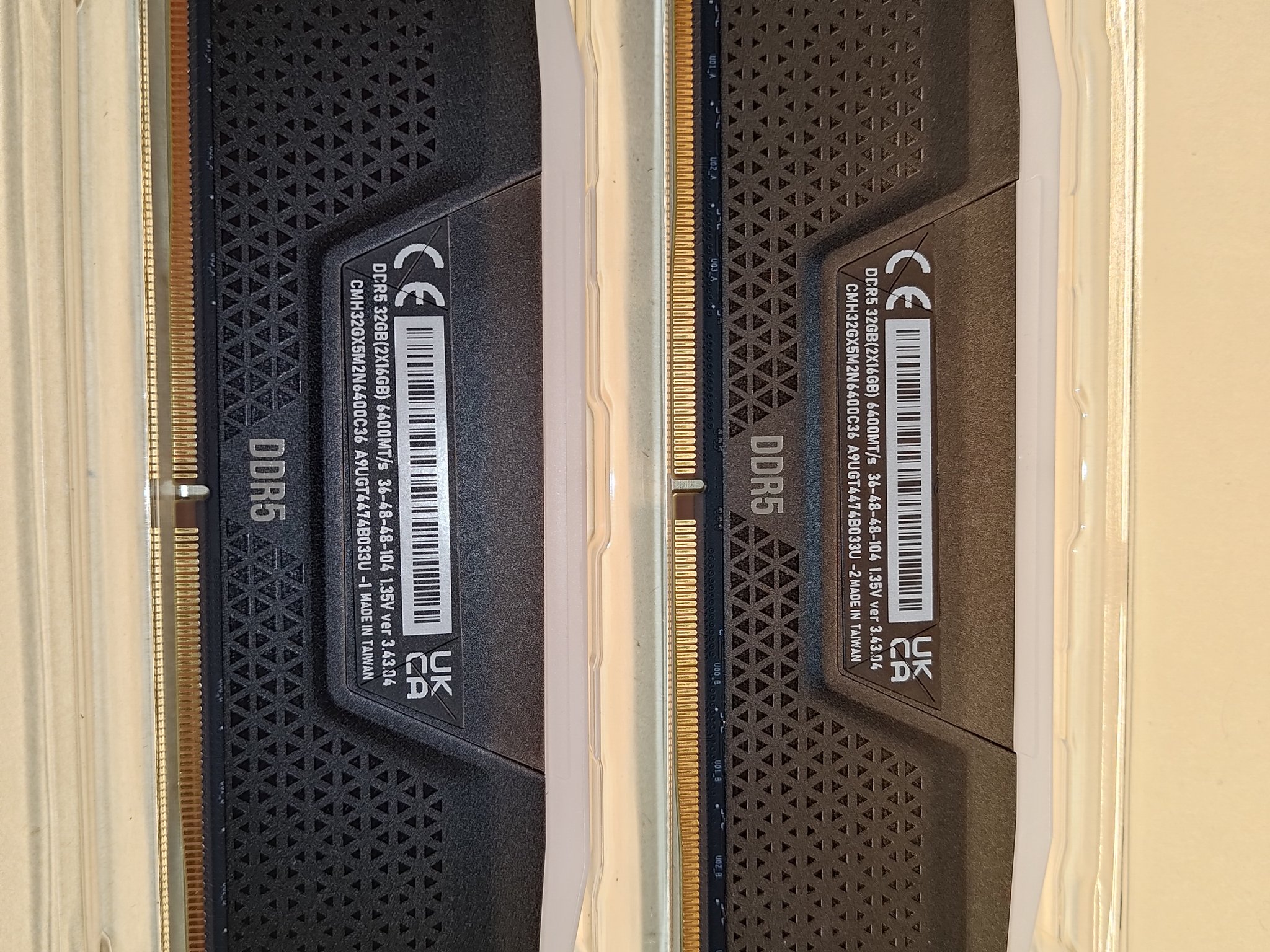 CORSAIR Vengeance RGB 32GB (2 x 16GB) 288-Pin PC RAM DDR5 6400