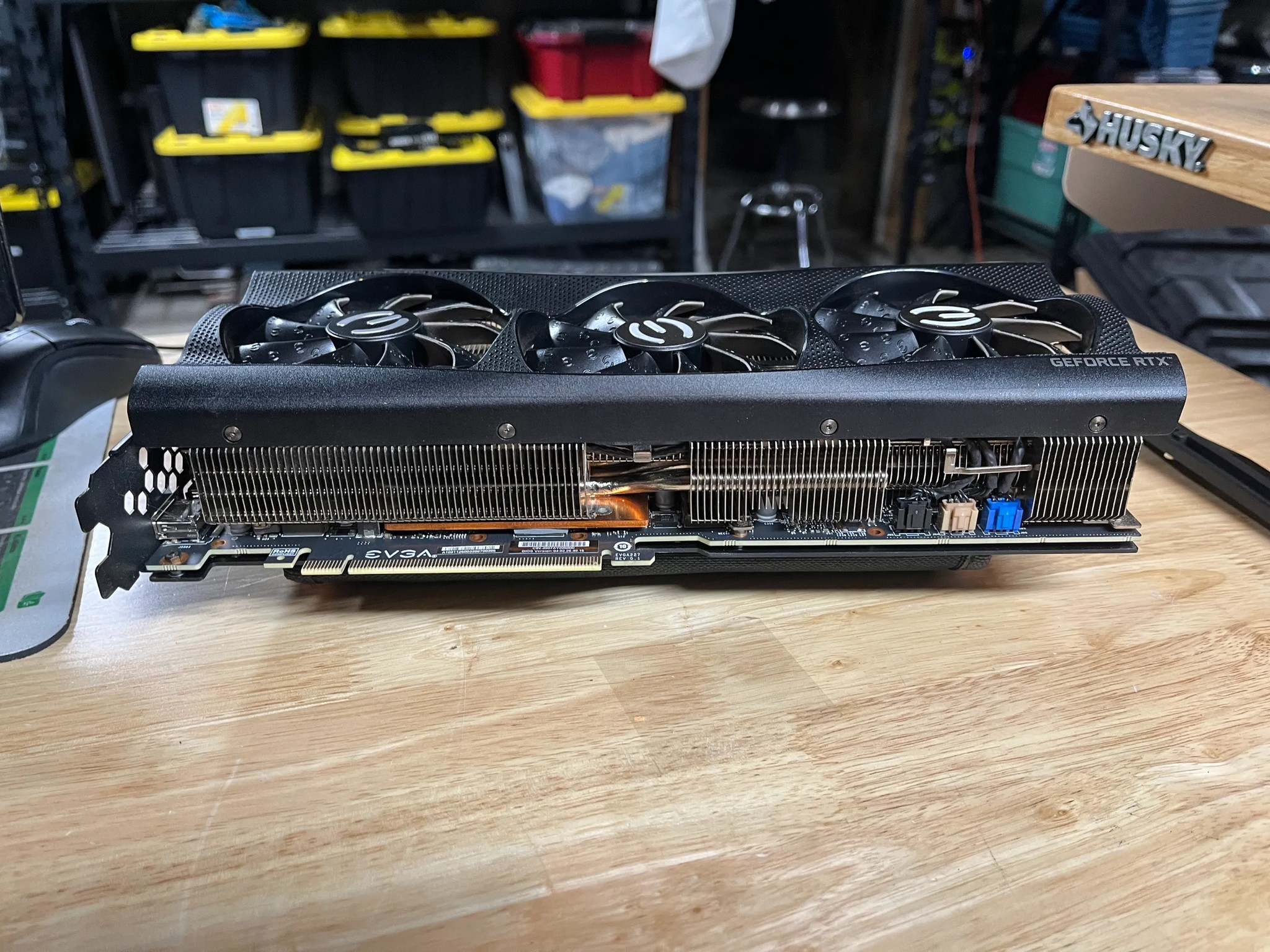 EVGA 3090 FTW with anti-sag bracket and right-angled PCIe power adaptors