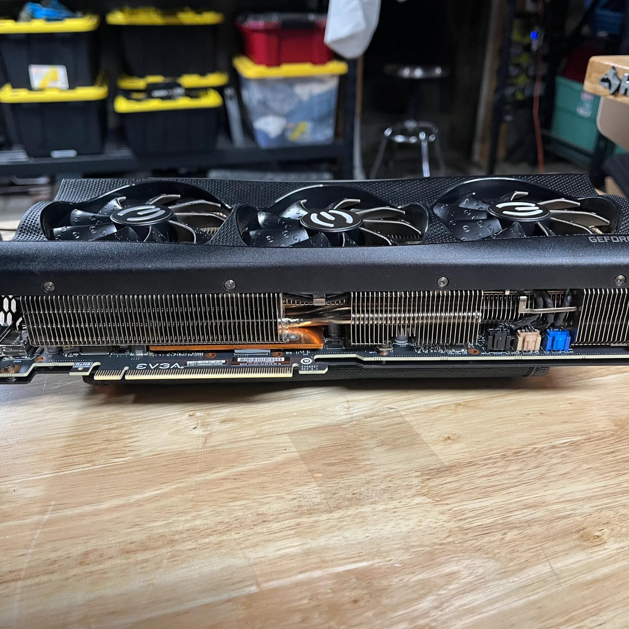 EVGA 3090 FTW with anti-sag bracket and right-angled PCIe power adaptors
