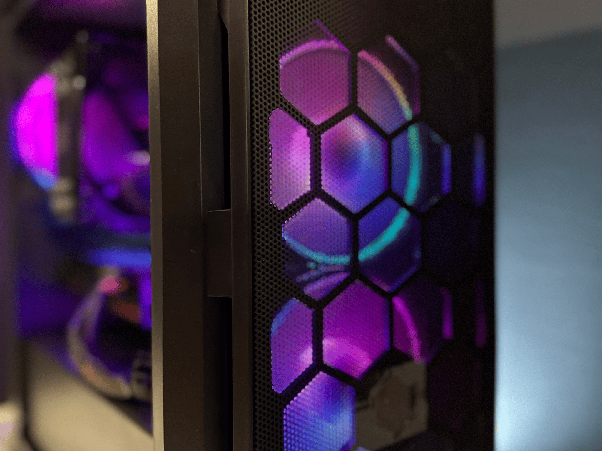 "Lazarus 3900 Delta RGB" Ryzen 9 3900X 12C @ 3.8GHz 16GB DDR4-3200 Radeon RX 6600 500GB M.2 1TB HDD