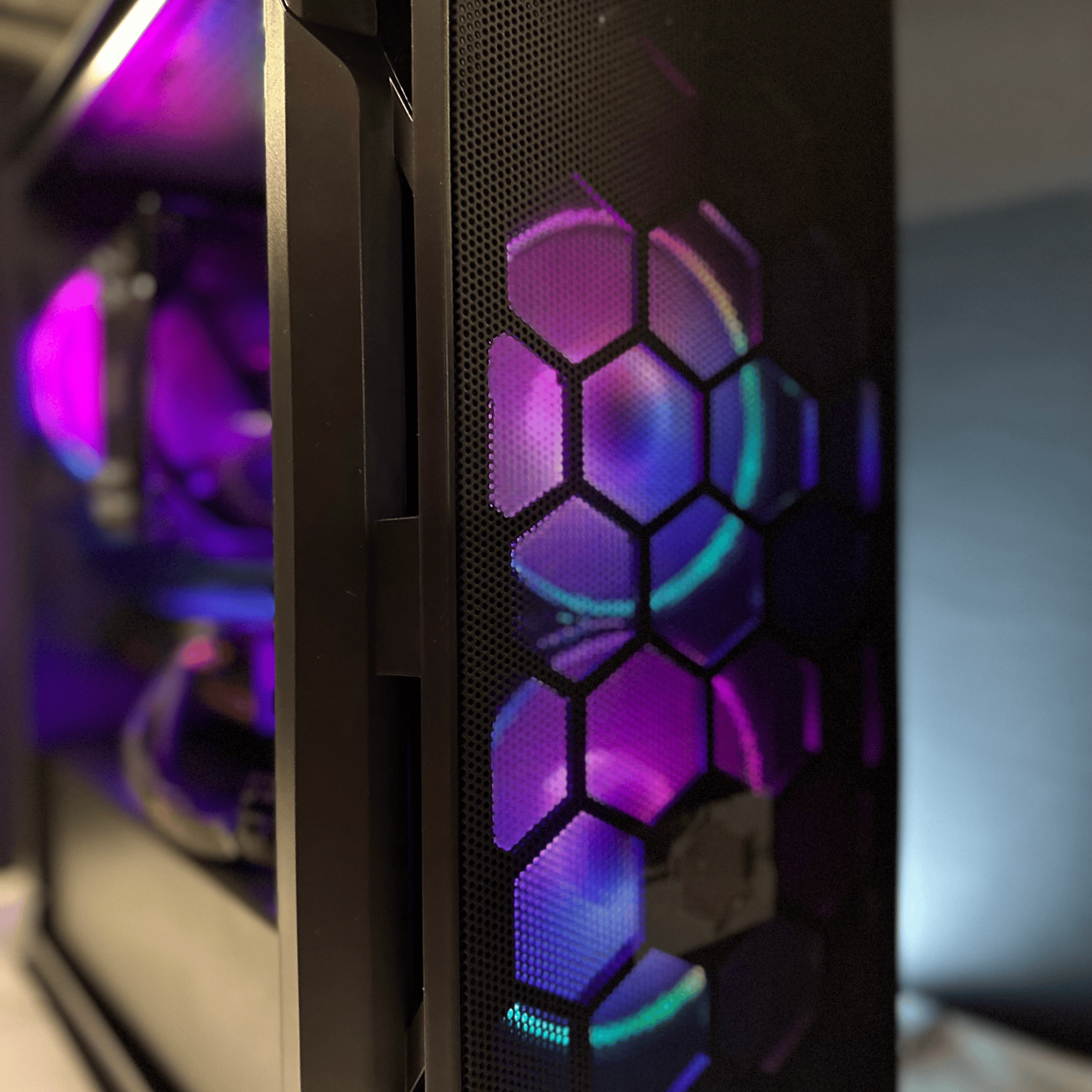 "Lazarus 3900 Delta RGB" Ryzen 9 3900X 12C @ 3.8GHz 16GB DDR4-3200 Radeon RX 6600 500GB M.2 1TB HDD