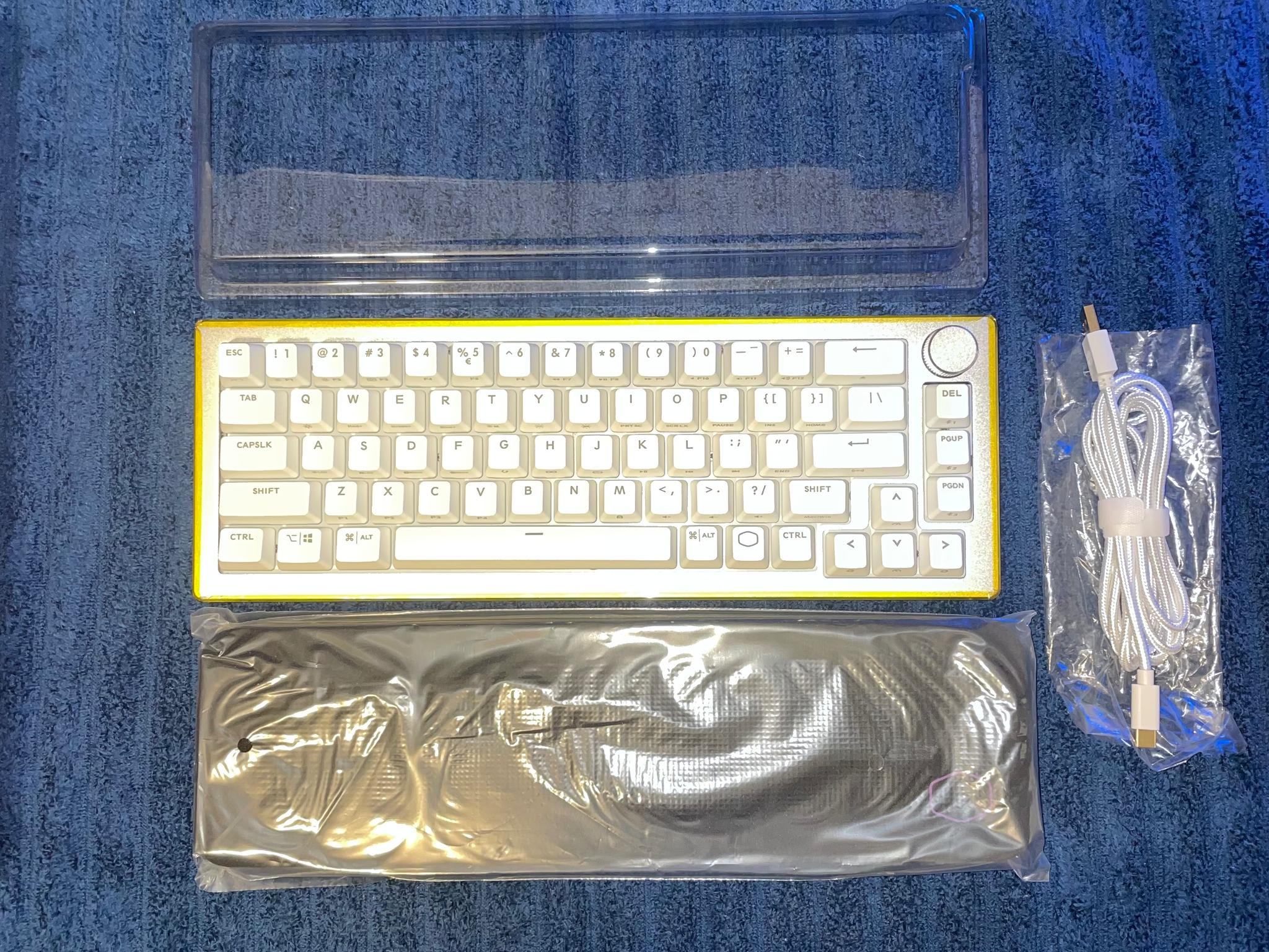 White/Silver CoolerMaster CK721/MK271 Series 65% Hybrid Wireless Mechanical Keyboard