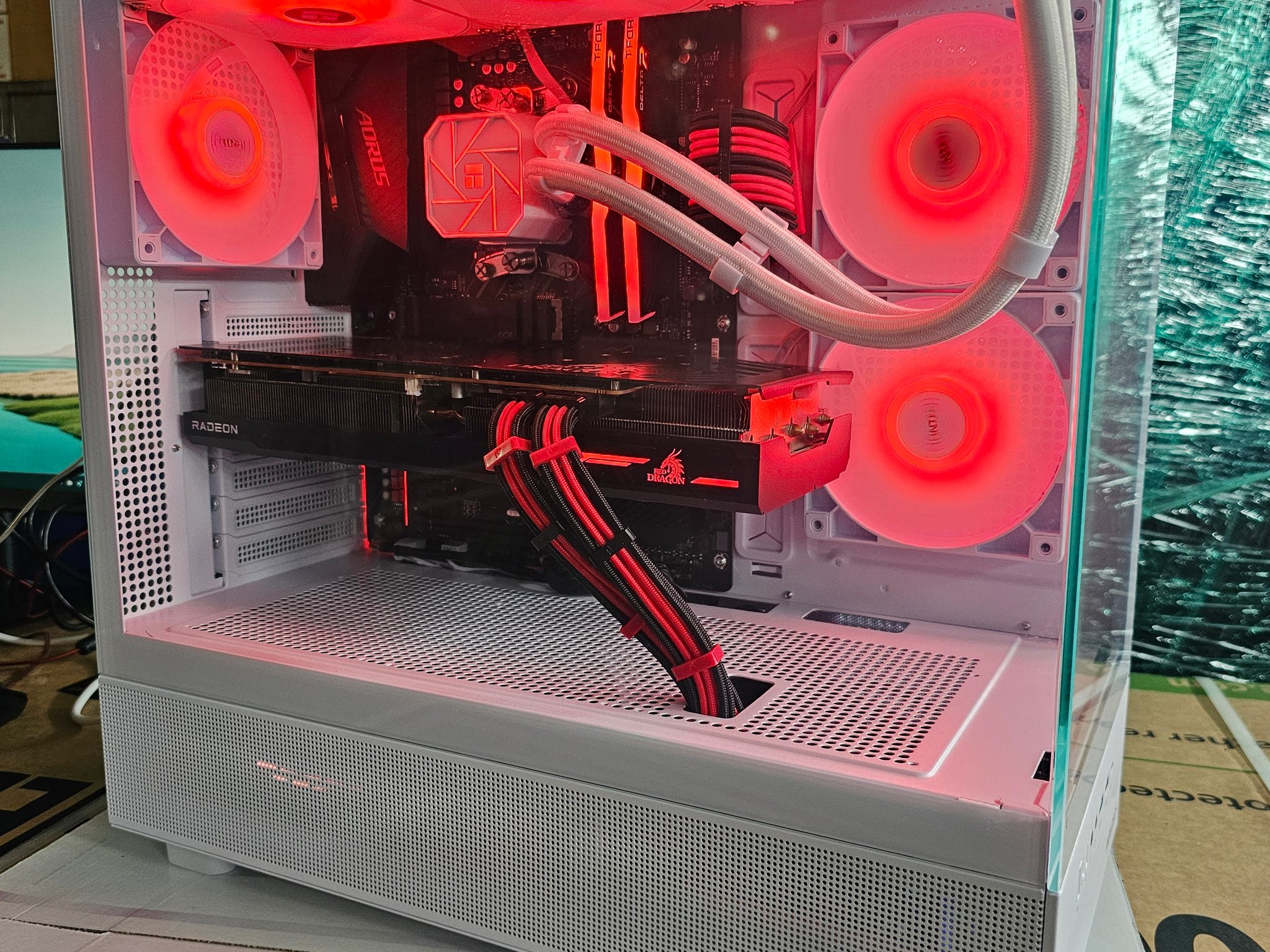White Gaming PC | Ryzen 9 5900X  | 32GB RAM | 1TB SSD | 6800xt 16GB | WINDOWS 11 PRO |
