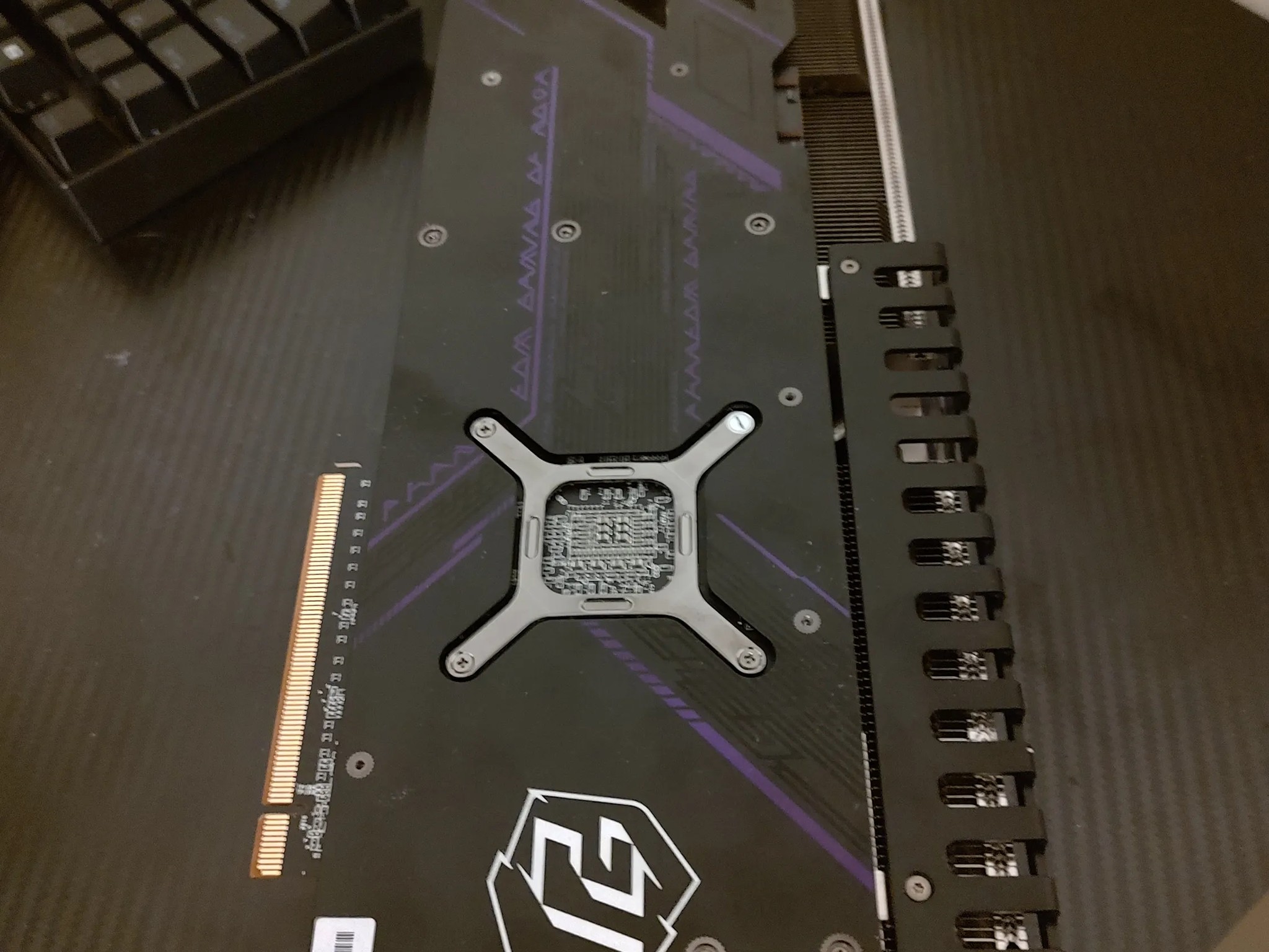 Asrock phantom gaming 7800XT with original box (almost new))