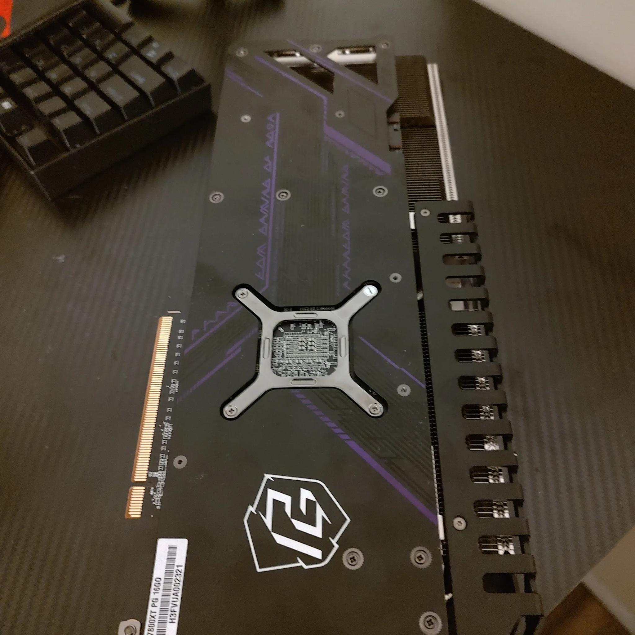 Asrock phantom gaming 7800XT with original box (almost new))