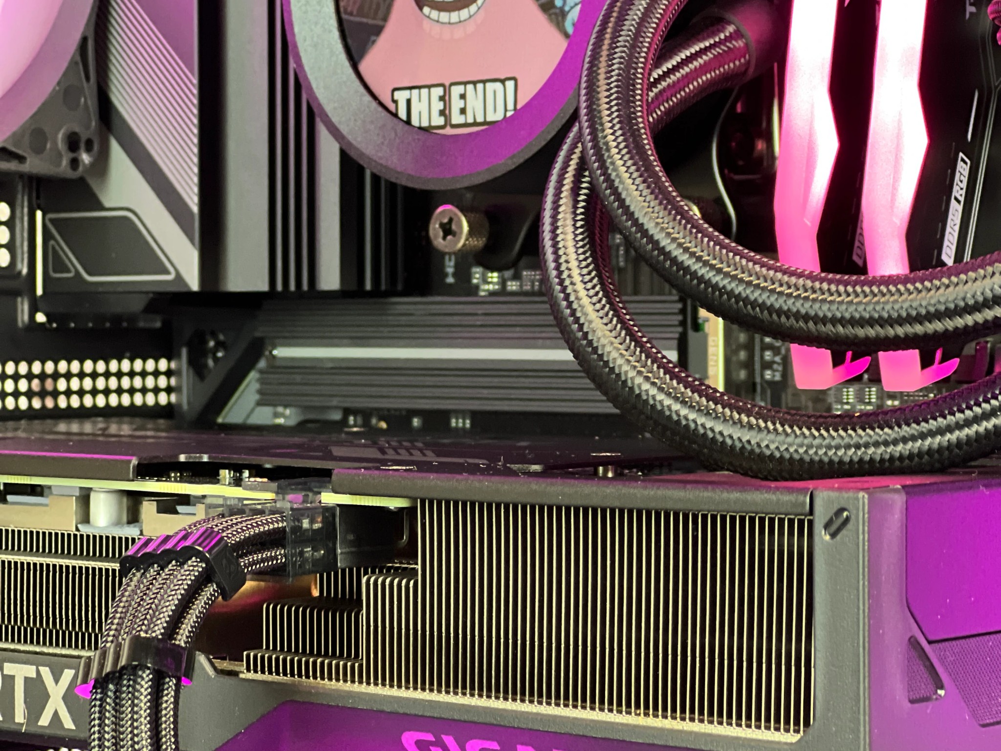 RTX 4070 Ryzen 7 7700X 32GB DDR5 2TB M.2 Win 11Pro Gaming PC