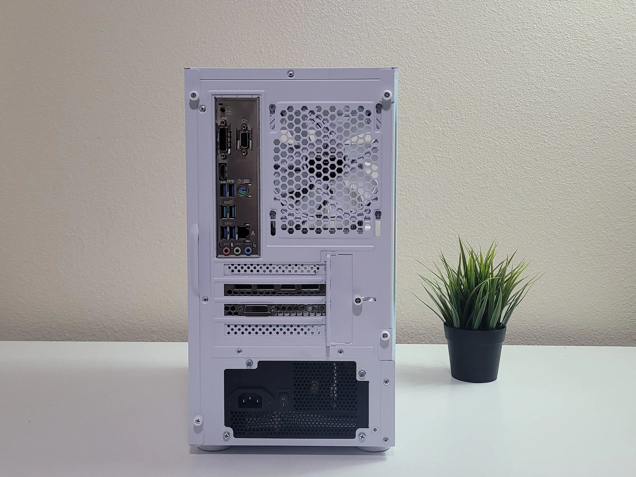 Ryzen 5 3600 | GeForce GTX 1060 3GB | 16GB DDR4 | 512GB SSD