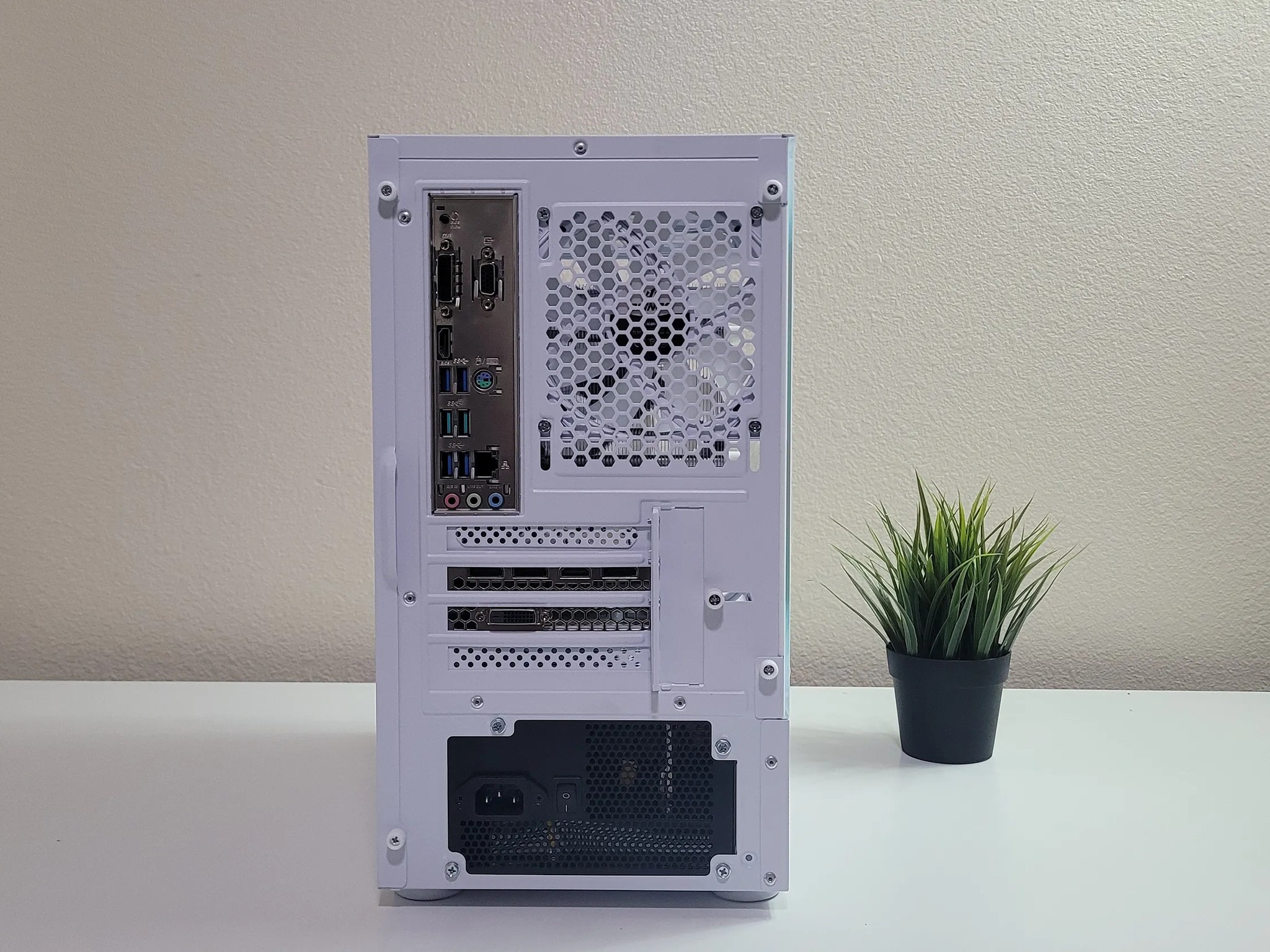 Ryzen 5 3600 | GeForce GTX 1060 3GB | 16GB DDR4 | 512GB SSD