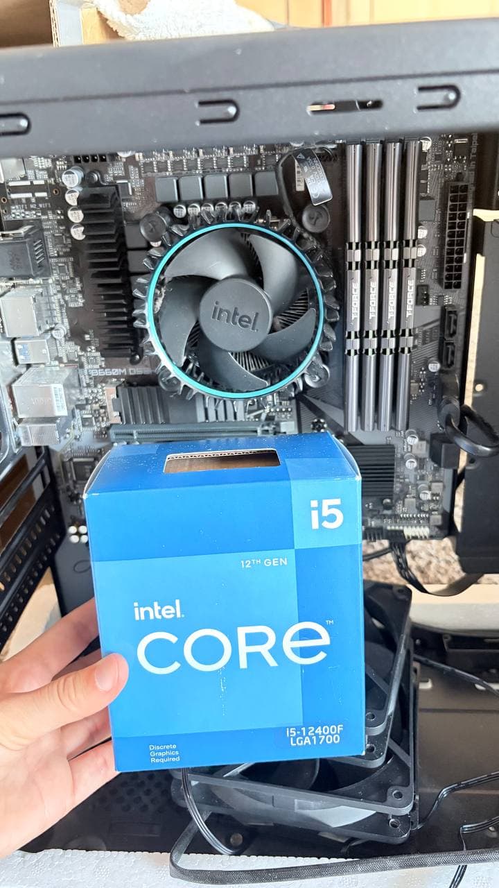 Intel i5-12400F + Motherboard + 32GB RAM