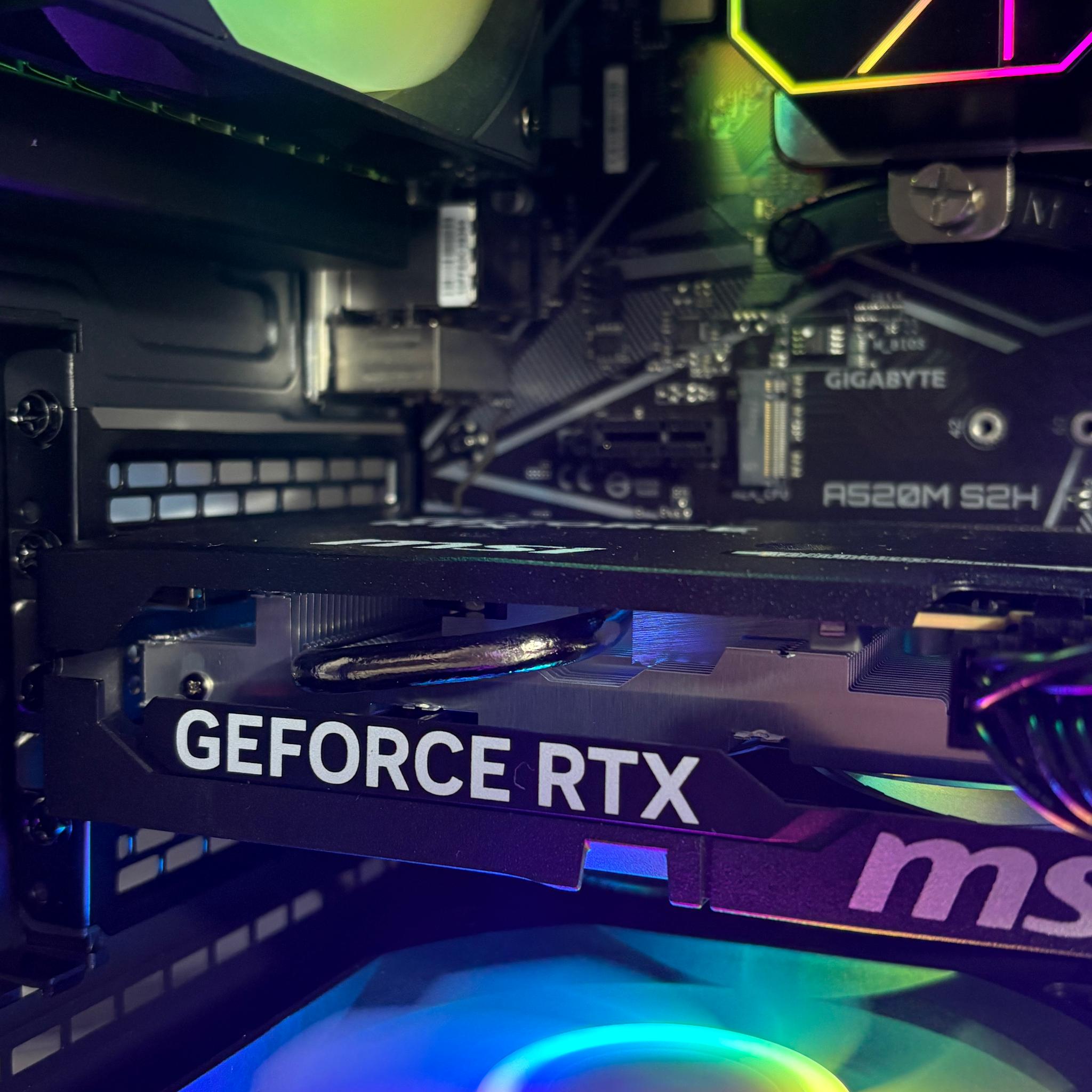 EXT View 70X Lite - Ryzen 5 5500, RTX 5050 8GB, 32GB DDR4 Ram, 1TB SSD