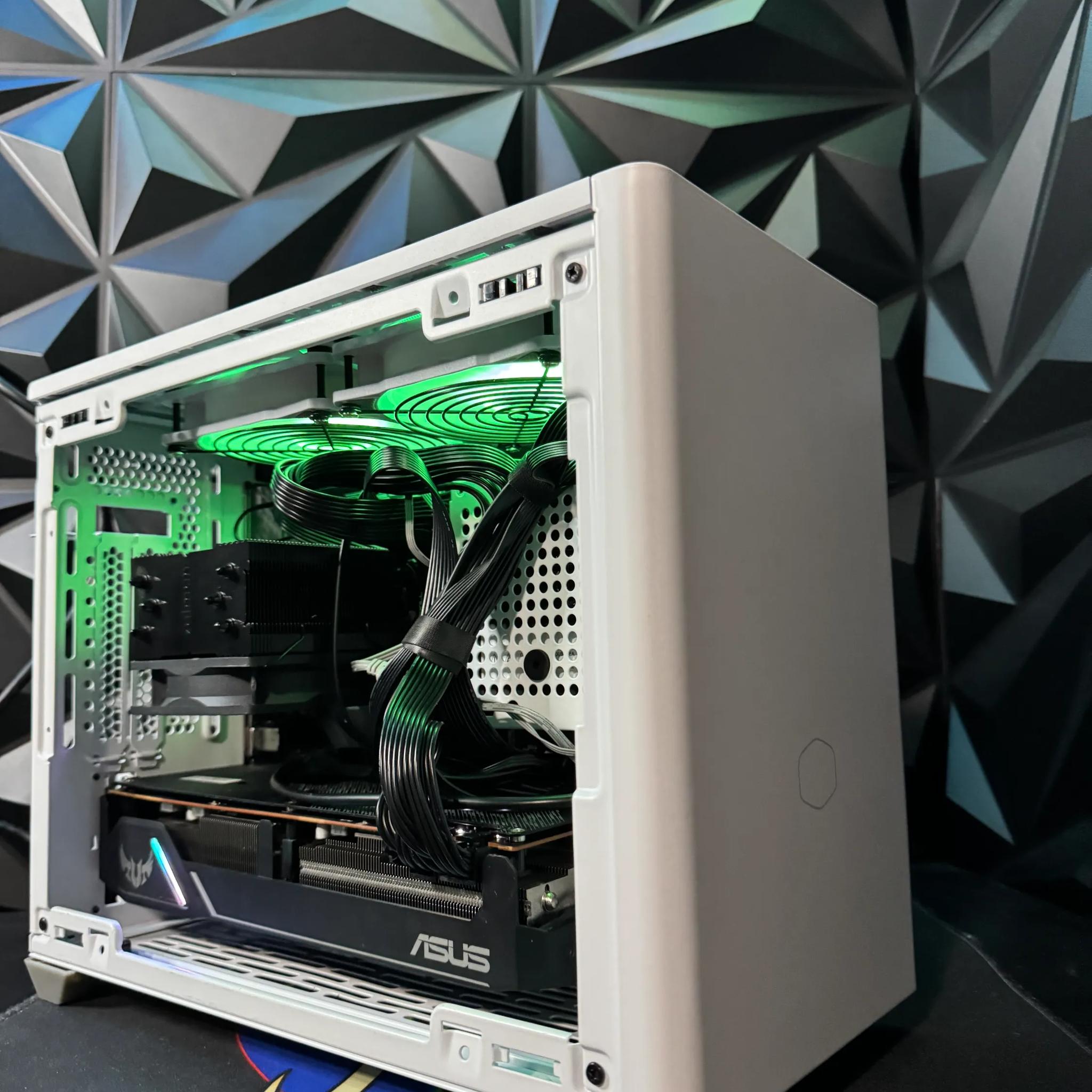 🎮🖥️🐾Tiny Tusker🎮🖥️🐾 |i7 10700T| RX 5700XT| 16 GB DDR4| 1.25 TB NVME
