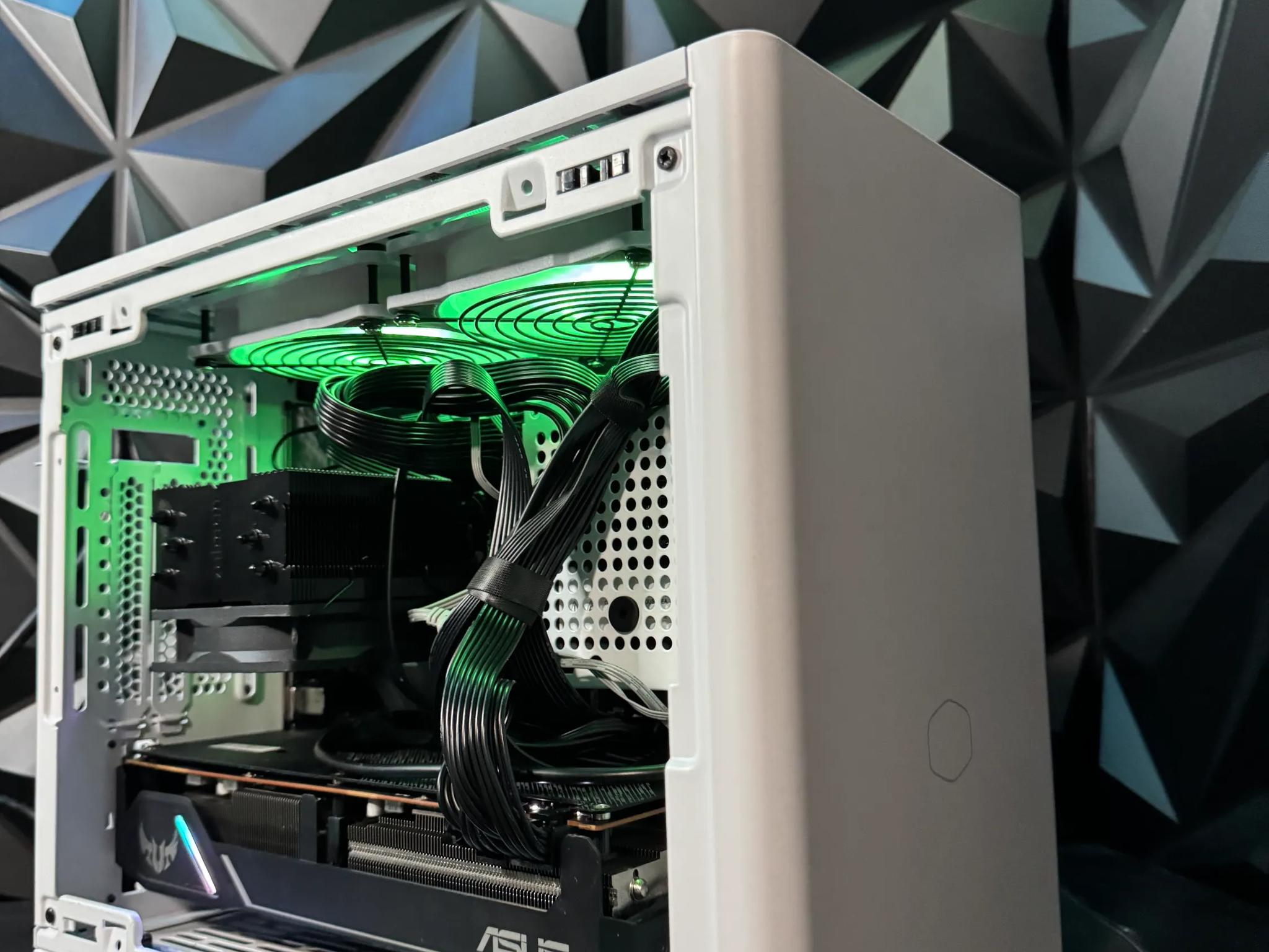 🎮🖥️🐾Tiny Tusker🎮🖥️🐾 |i7 10700T| RX 5700XT| 16 GB DDR4| 1.25 TB NVME