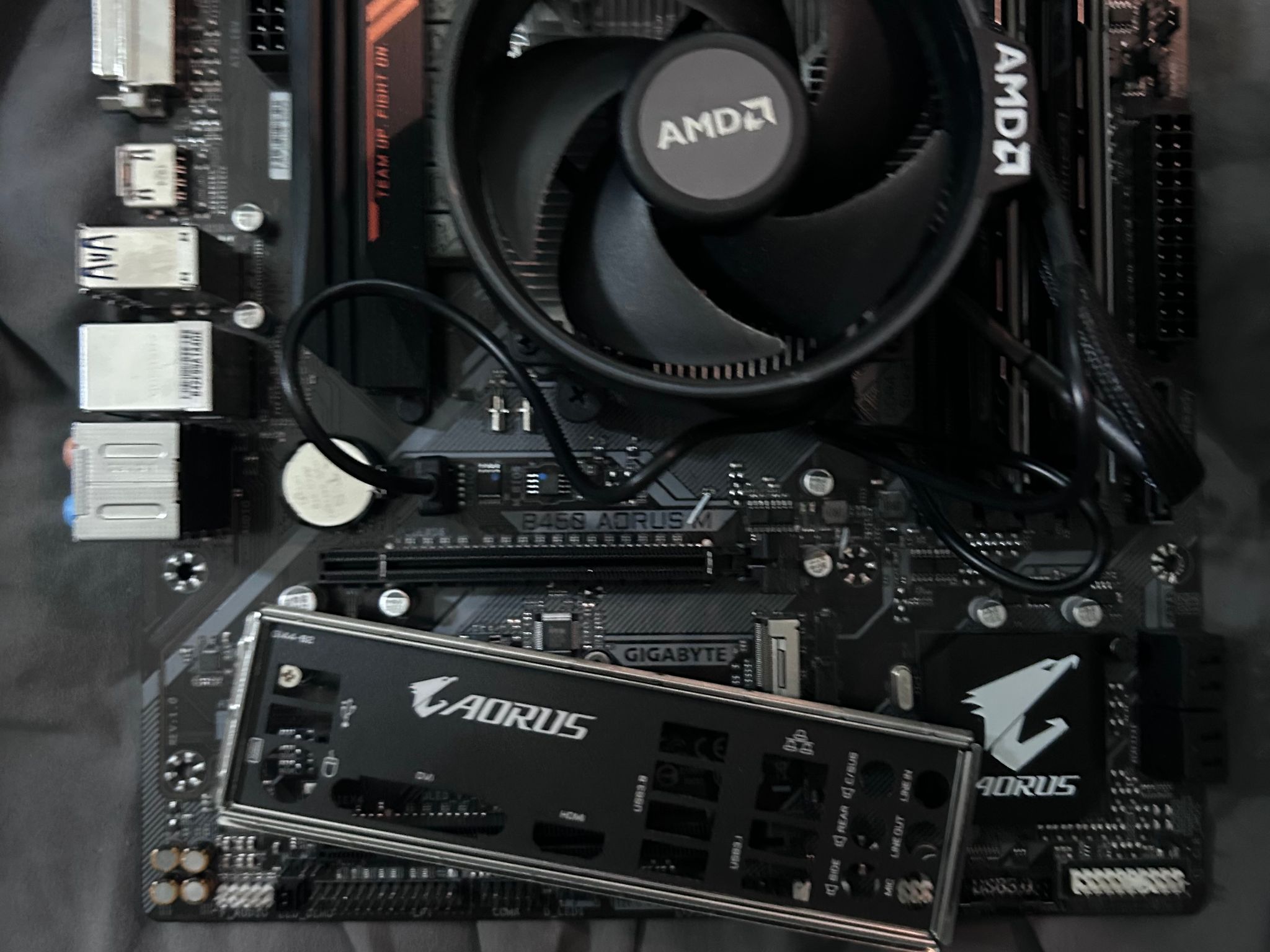 Ryzen 7 2700 + B450 AORUS M + 16GB ddr4 + RTX 3060 8gb