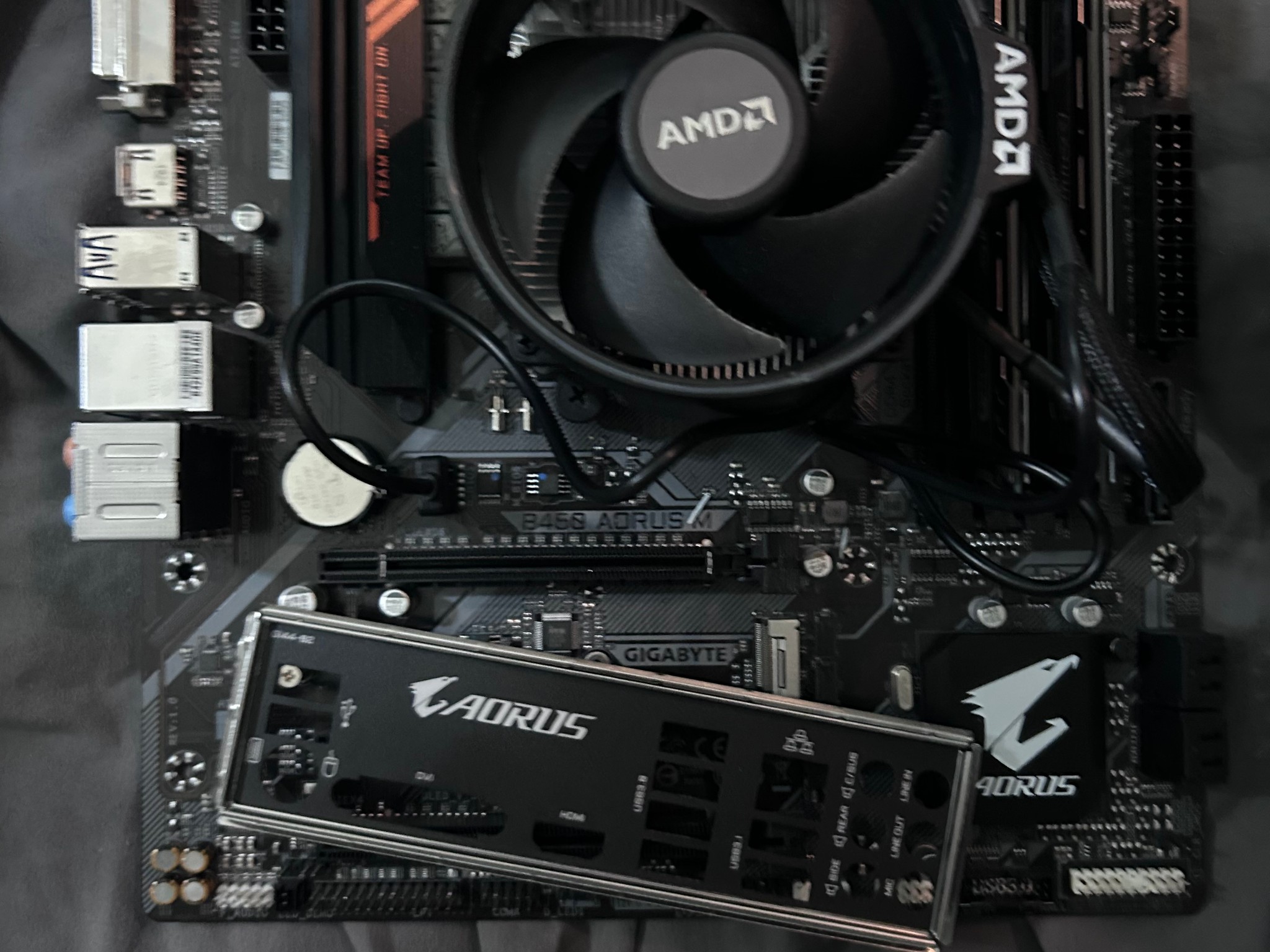 Ryzen 7 2700 + B450 AORUS M + 16GB ddr4 + RTX 3060 8gb