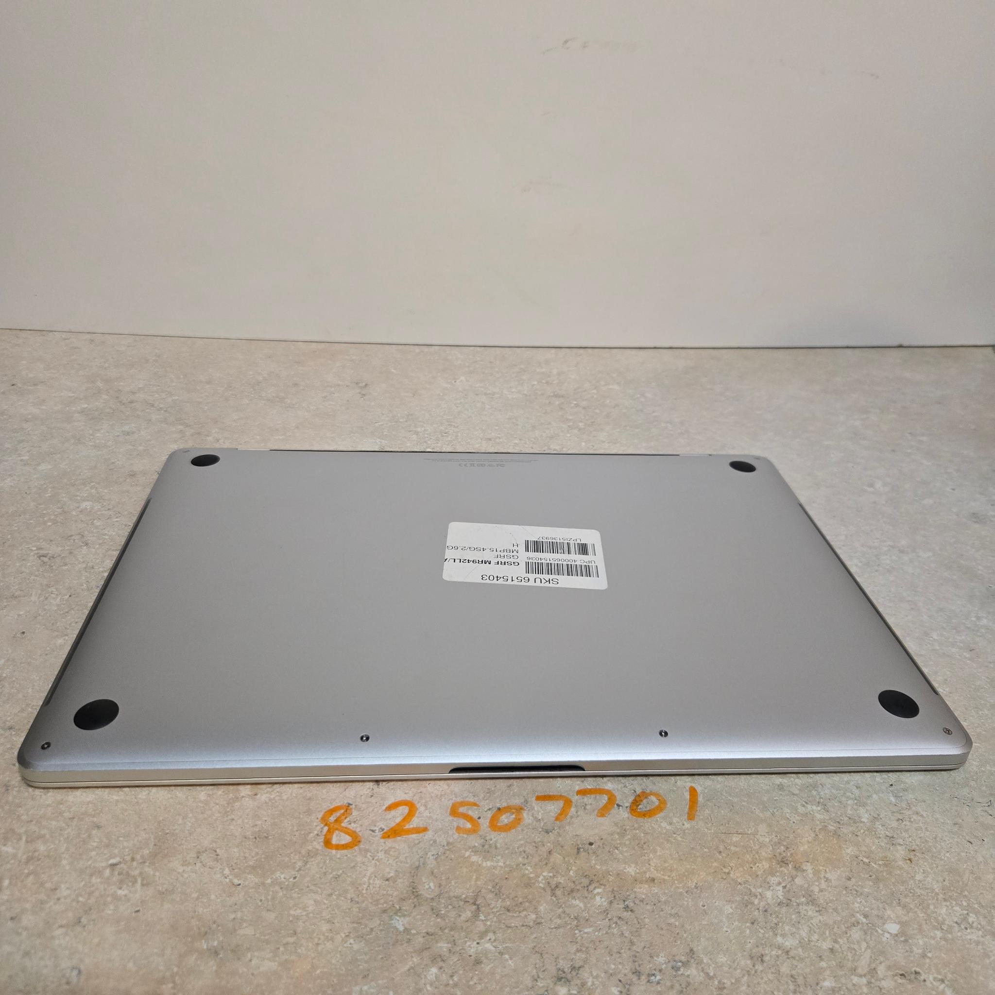 Apple Macbook Pro 15 inch Laptop - 2018 - intel i7 - 512GB SSD - Model A1990