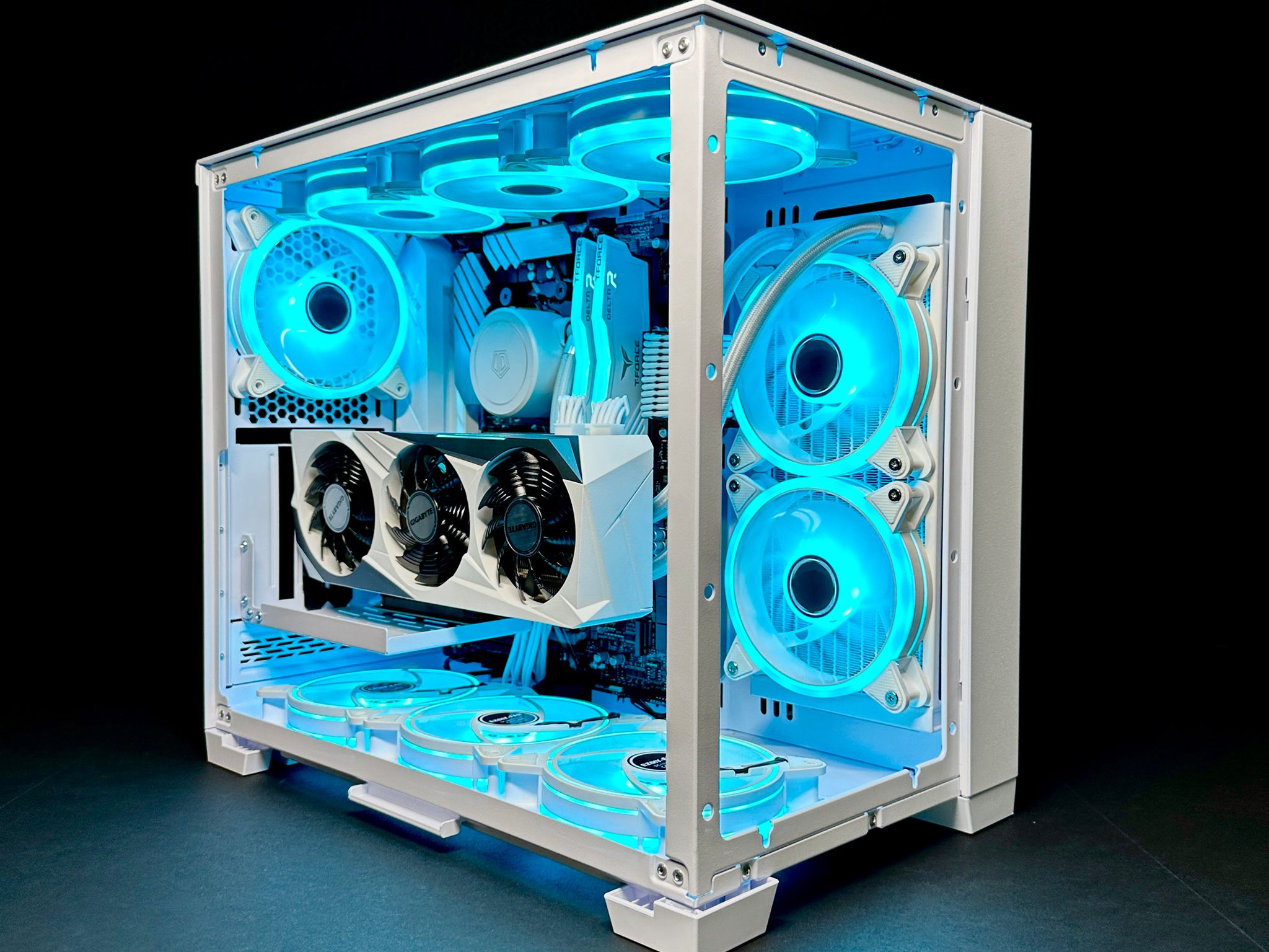 Snowball (RTX 3070 | Ryzen 7 3700x | 16gb RAM)