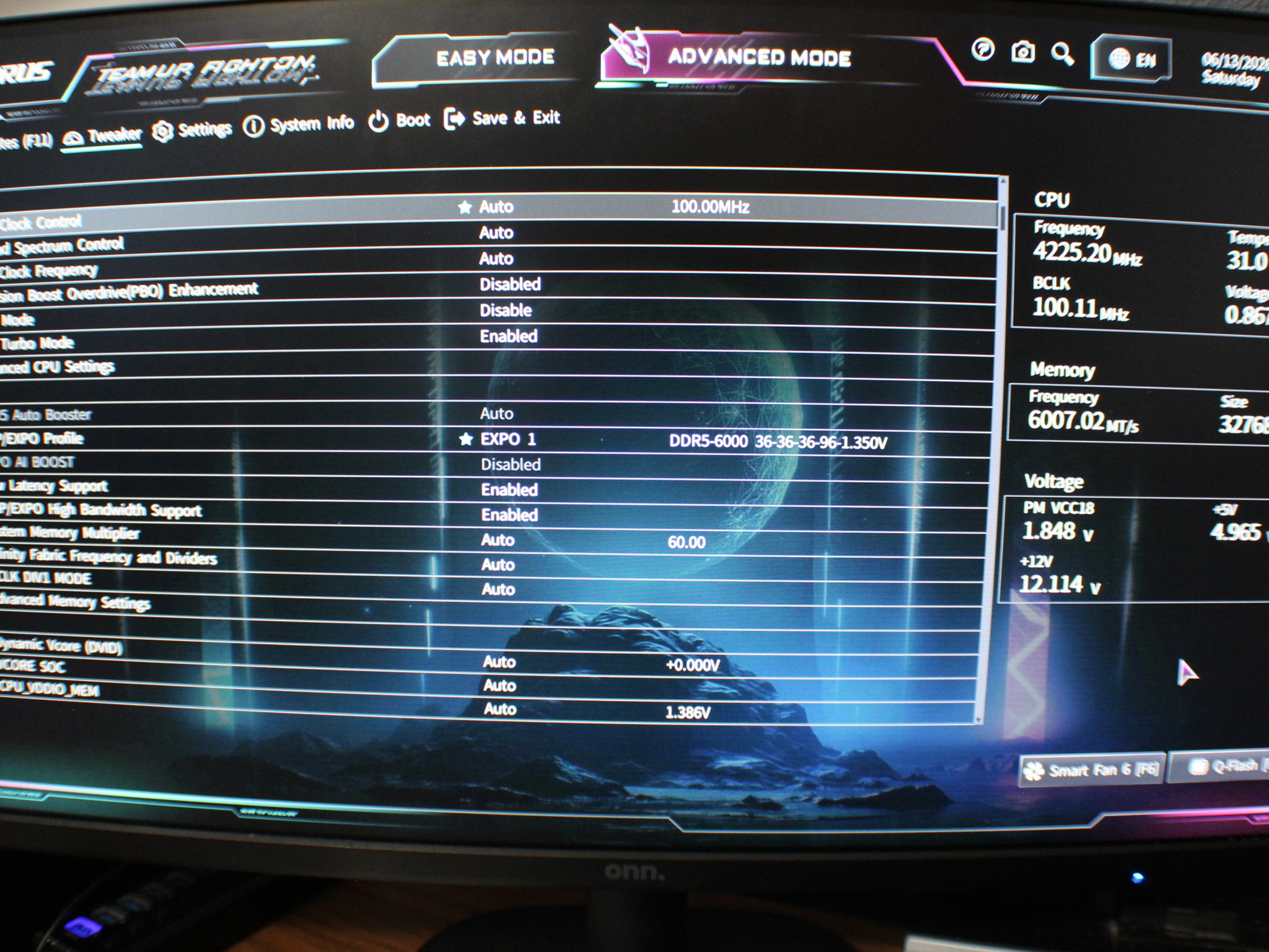 RYZEN 9 7950X3D / GIGABYTE X870 AUROS ELITE WIFI7 / INTEL ARC B580OS EL
