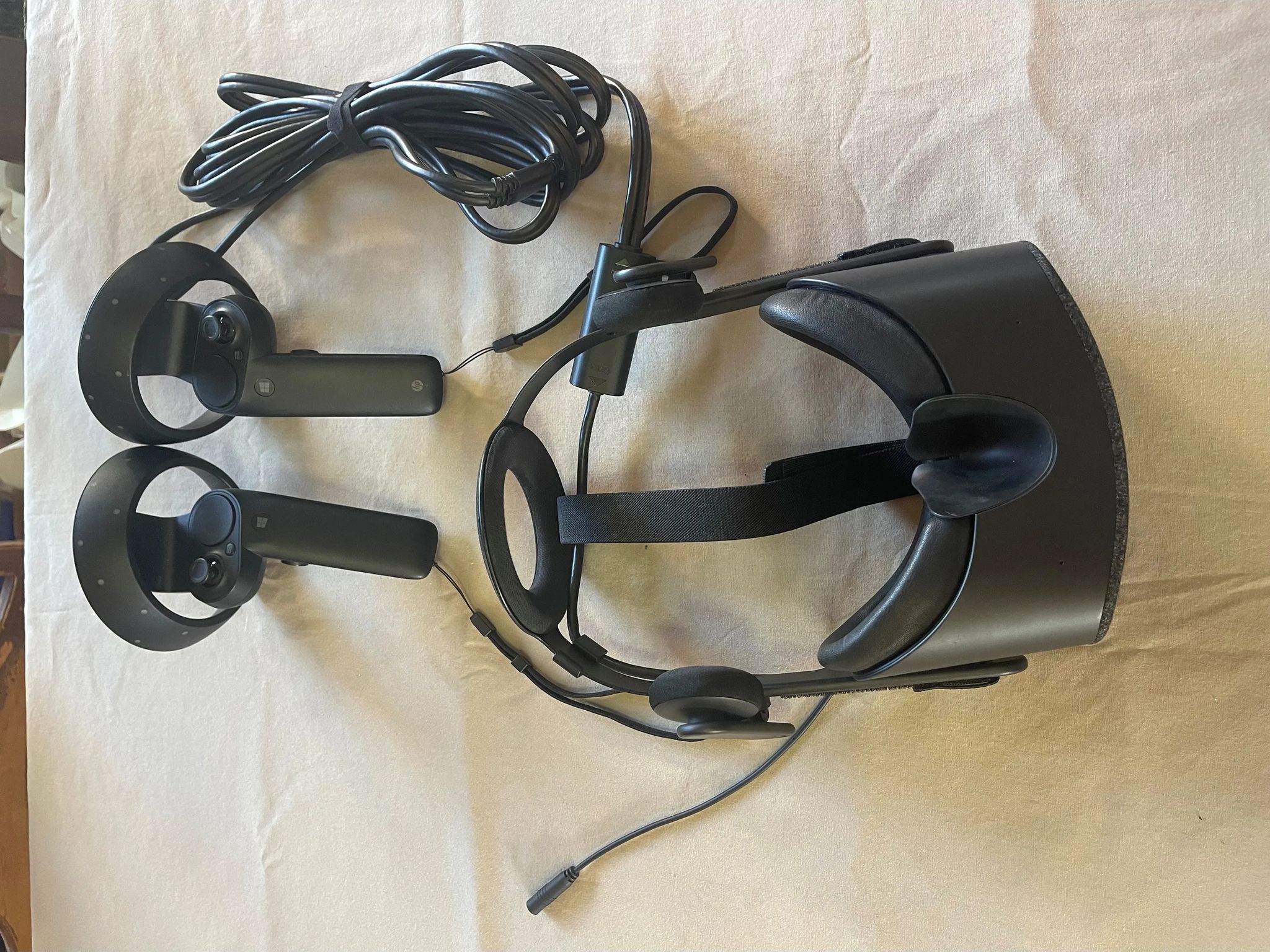 HP Reverb VR Headset - Pro Edition and Controllers