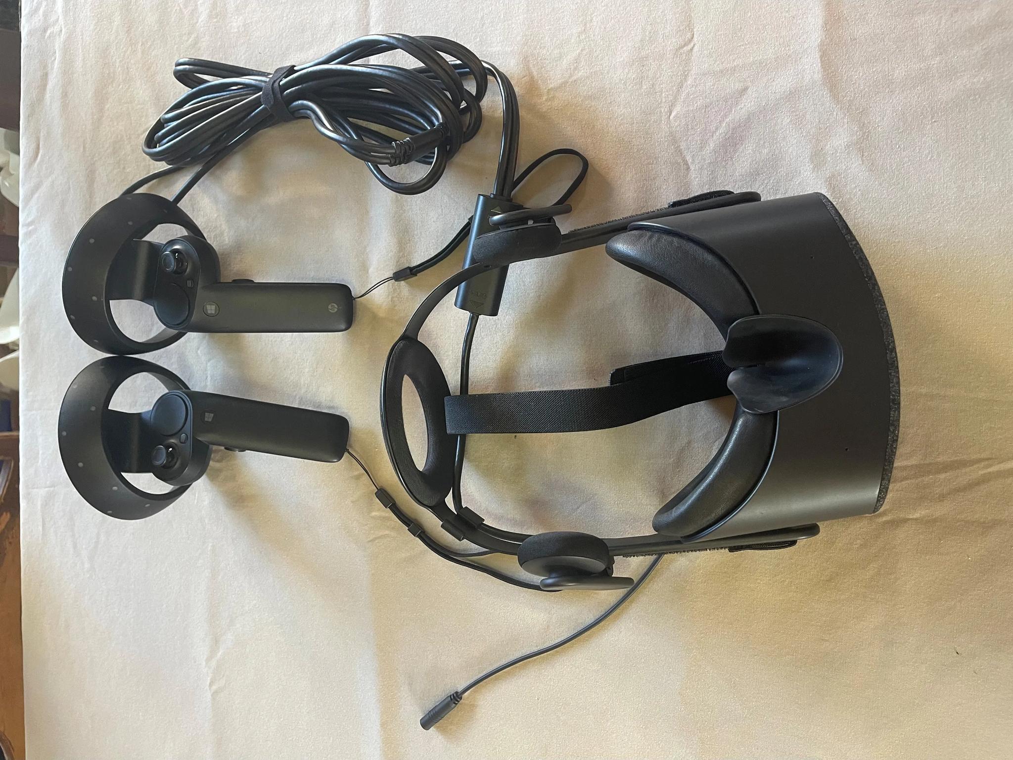 HP Reverb VR Headset - Pro Edition and Controllers
