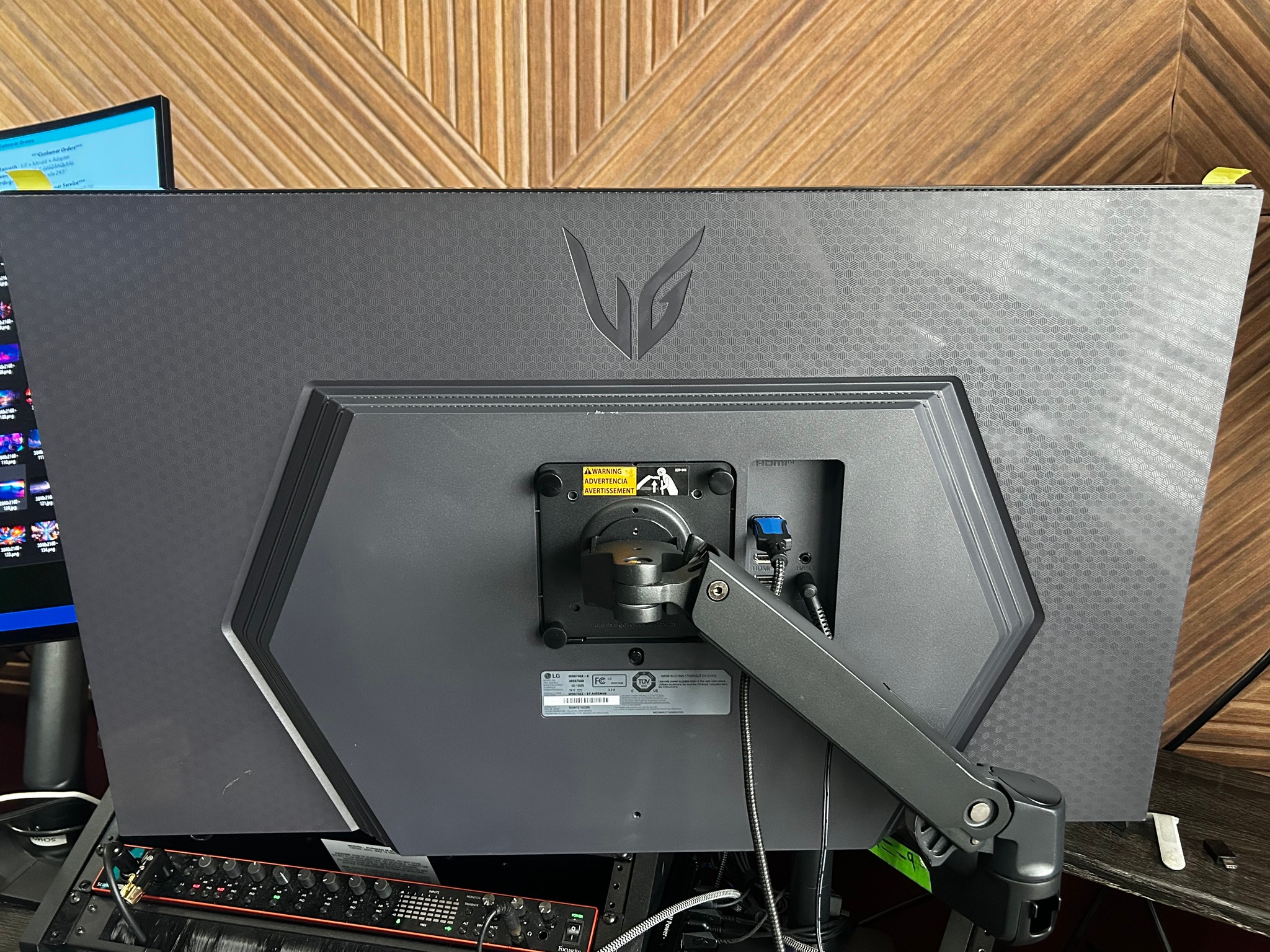 LG UltraGear 32" (2K) WQHD (2560 x 1440) (180Hz) Gaming Monitor – 0hrs Used! (32GS75QX)